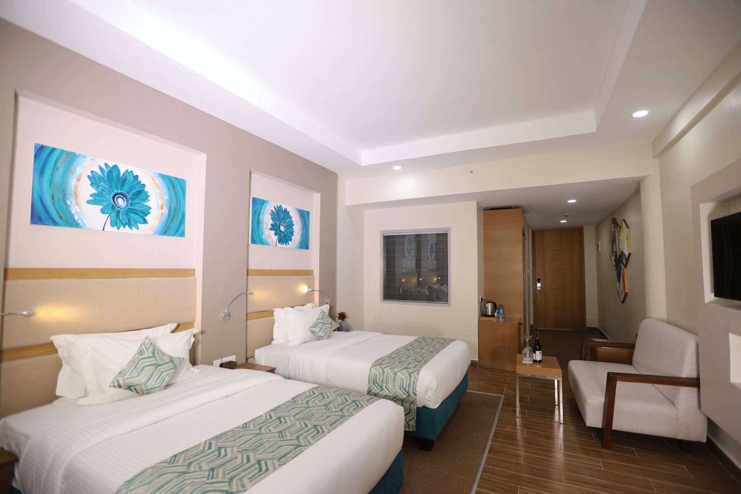Superior Twin Room - Photo 12