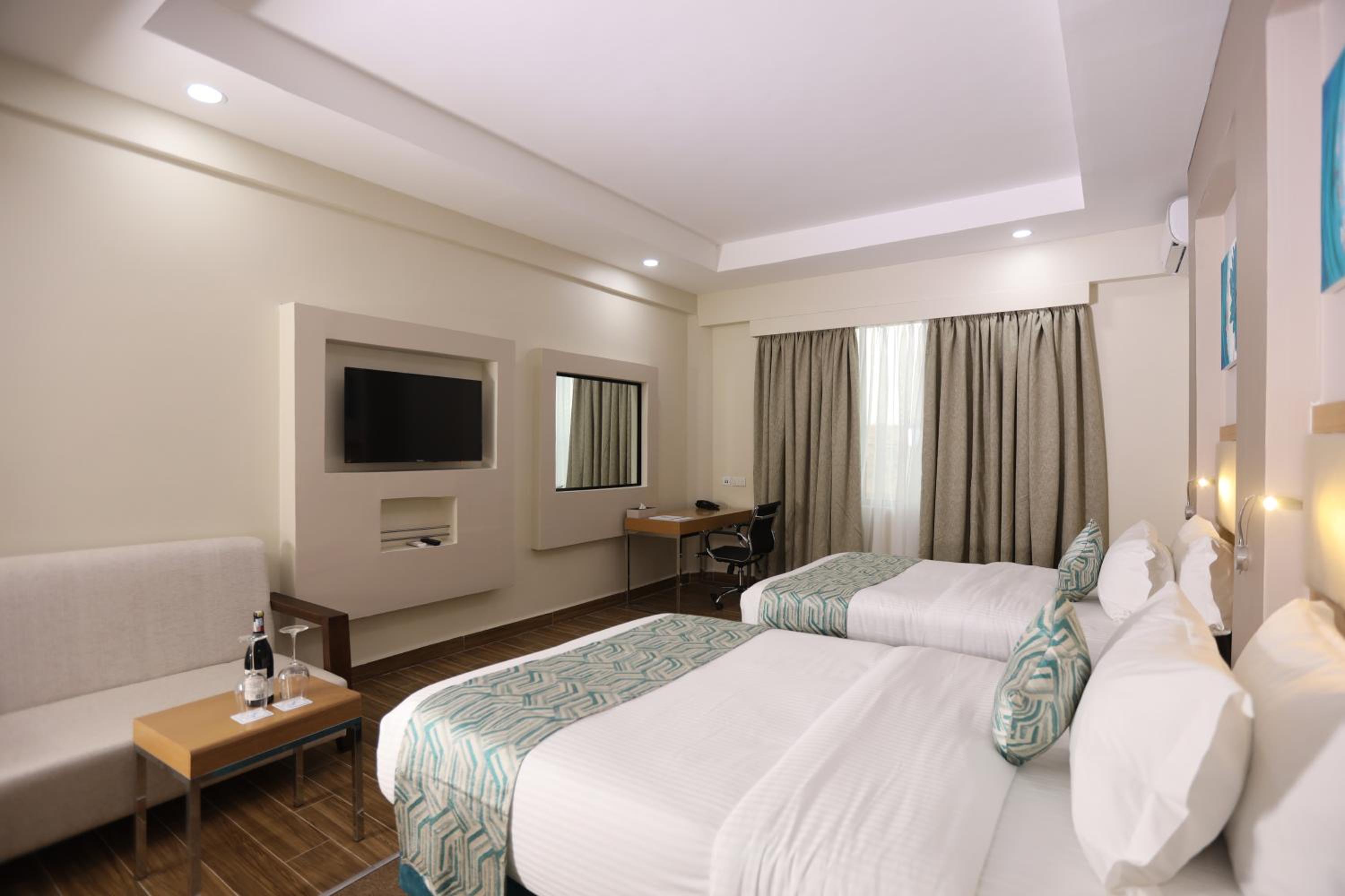 Superior Twin Room - Photo 13