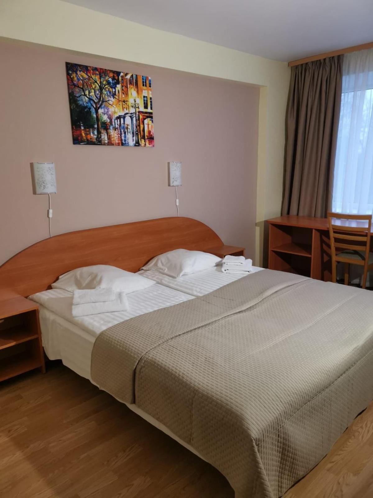 Standard Twin Room - Photo 5