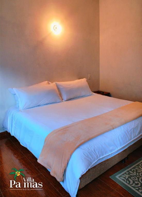 Deluxe Double Room with Balcony photo 3