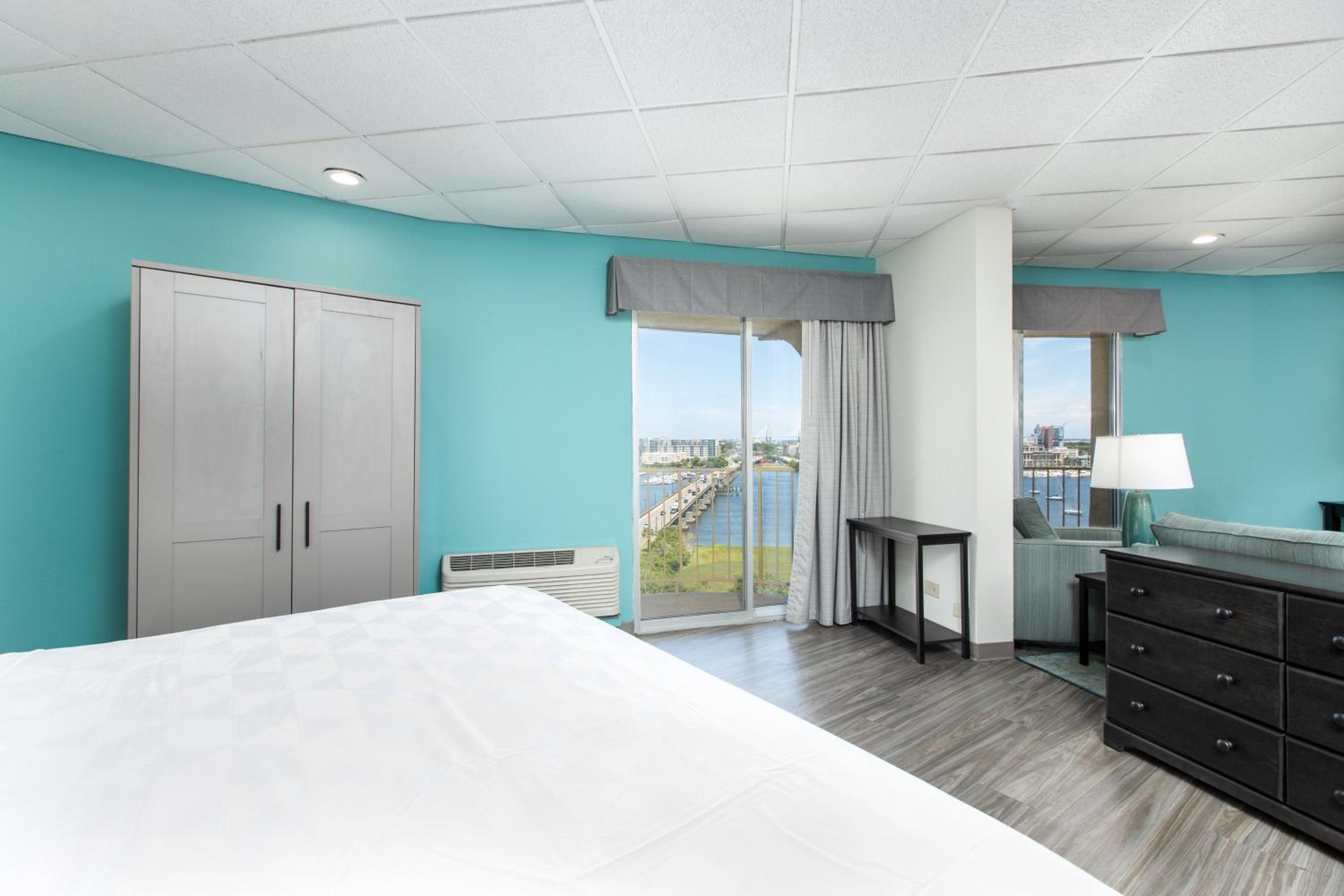 King Suite with Scenic View - Photo 1