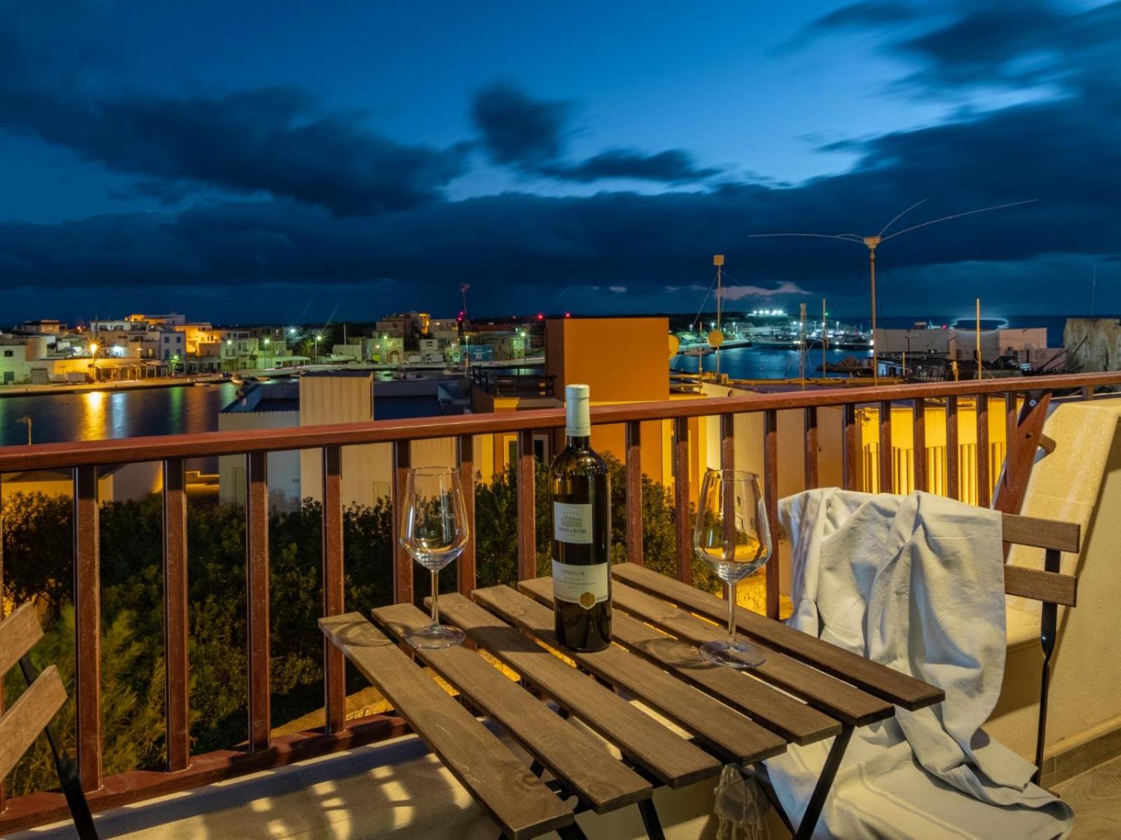 Apartment with Sea View photo 2
