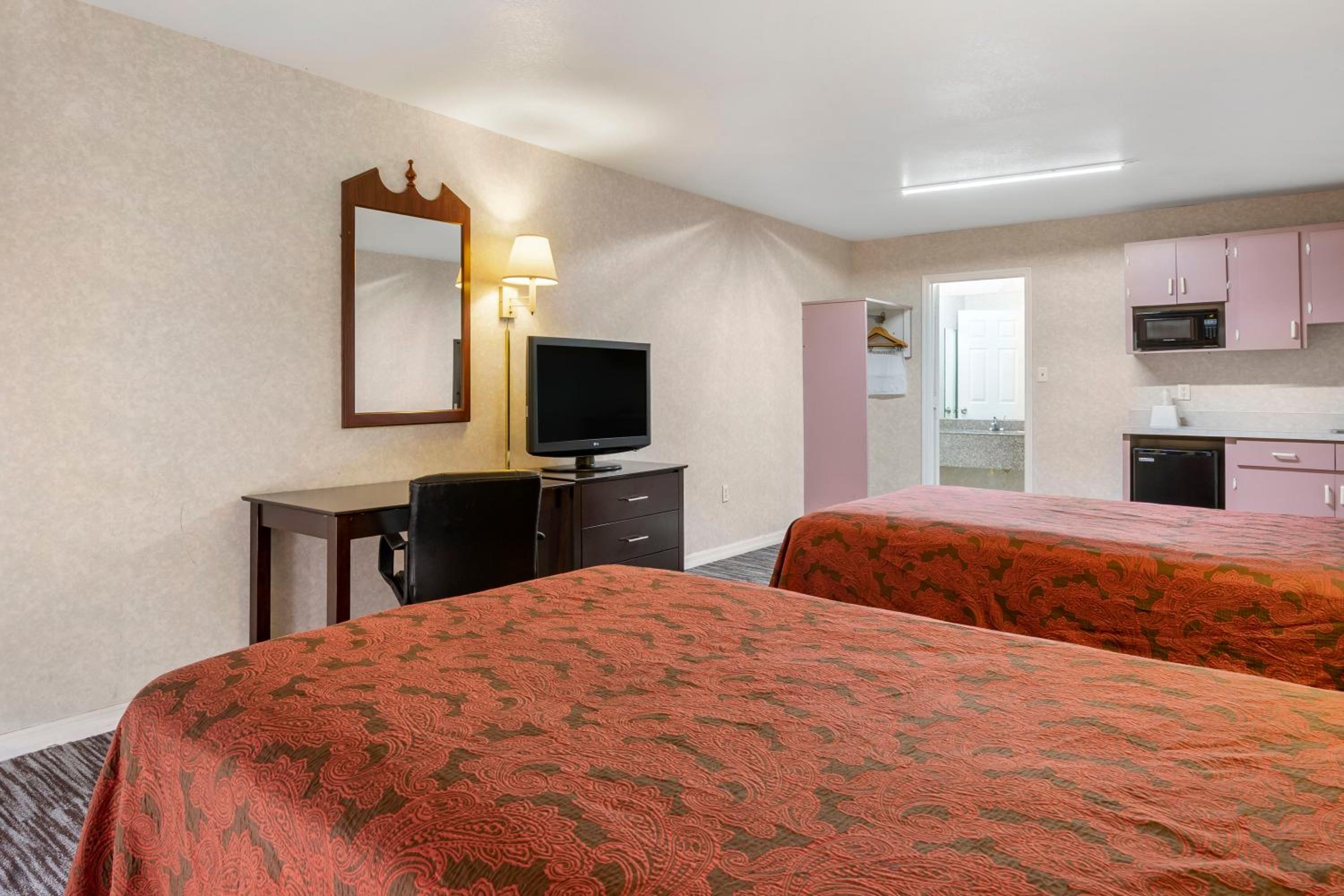 Double Room with Two Double Beds - Non-Smoking photo 3