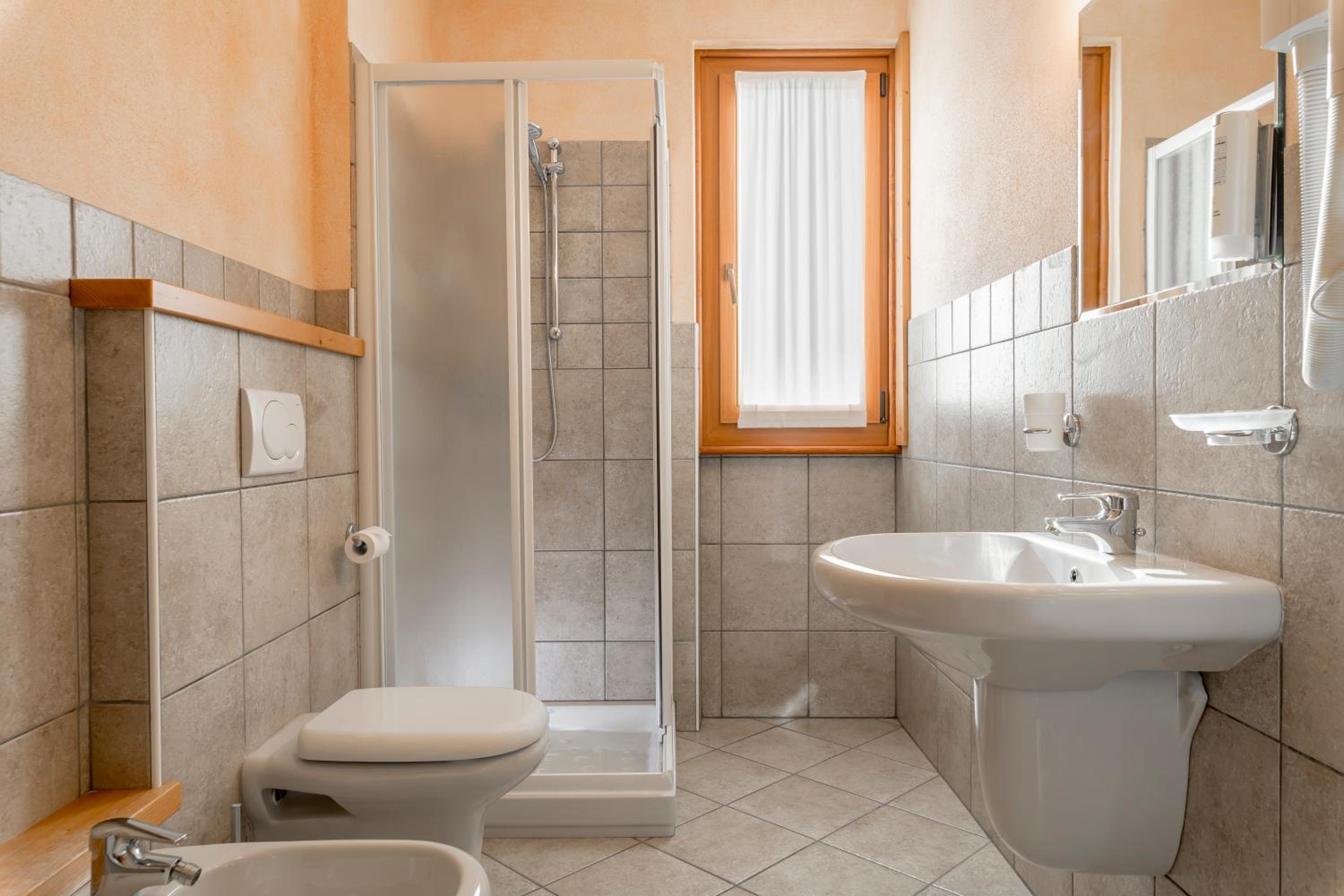 One-Bedroom Apartment (5 Adults) - Split Level photo 3