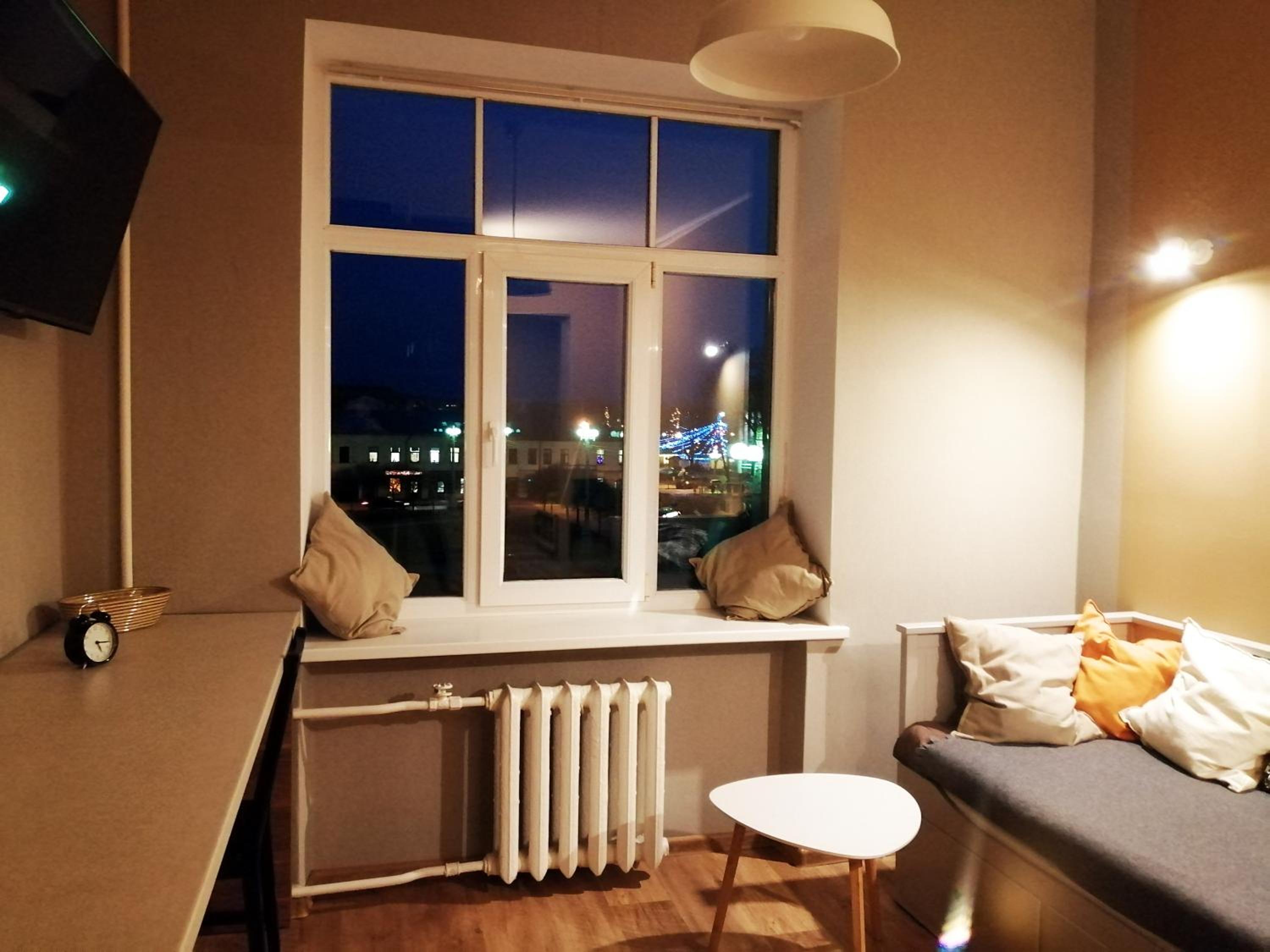 One-Bedroom Apartment - Photo 3