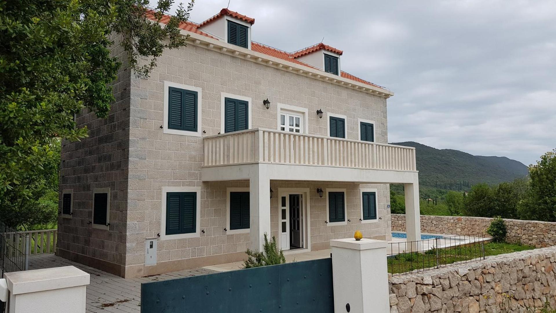 Villa with Private Pool photo 3