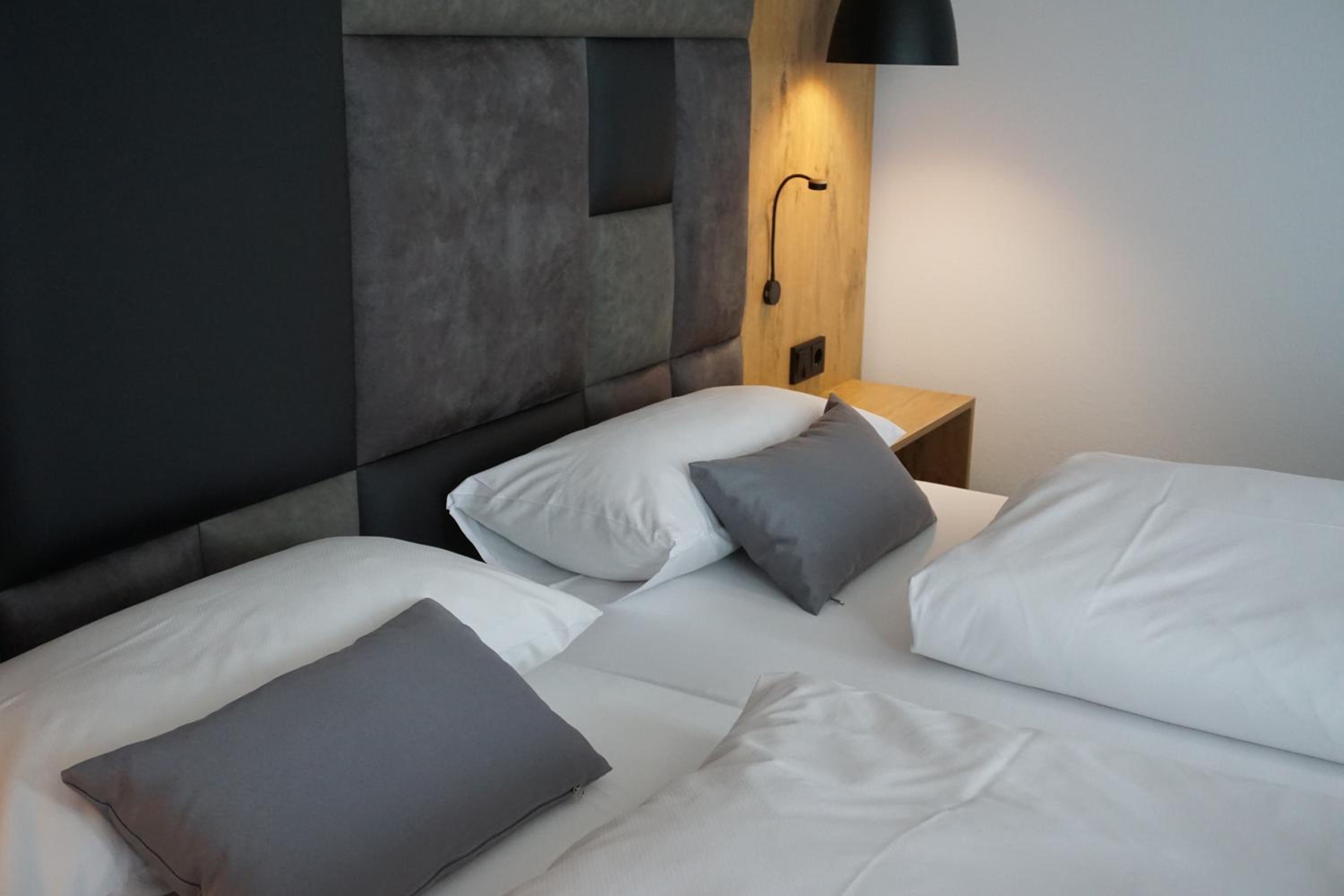 Double Room - Photo 11