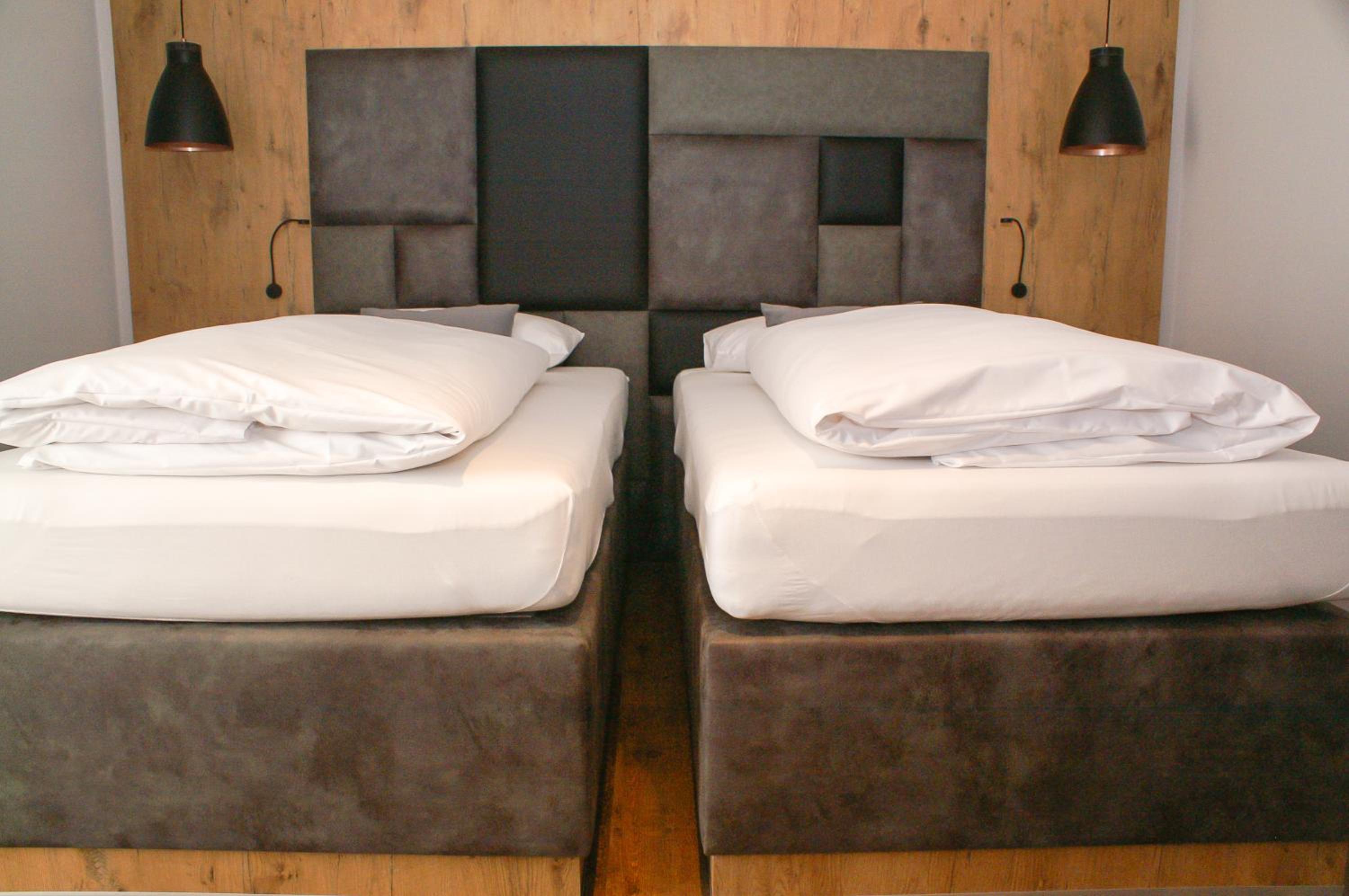 Twin Room - Photo 2