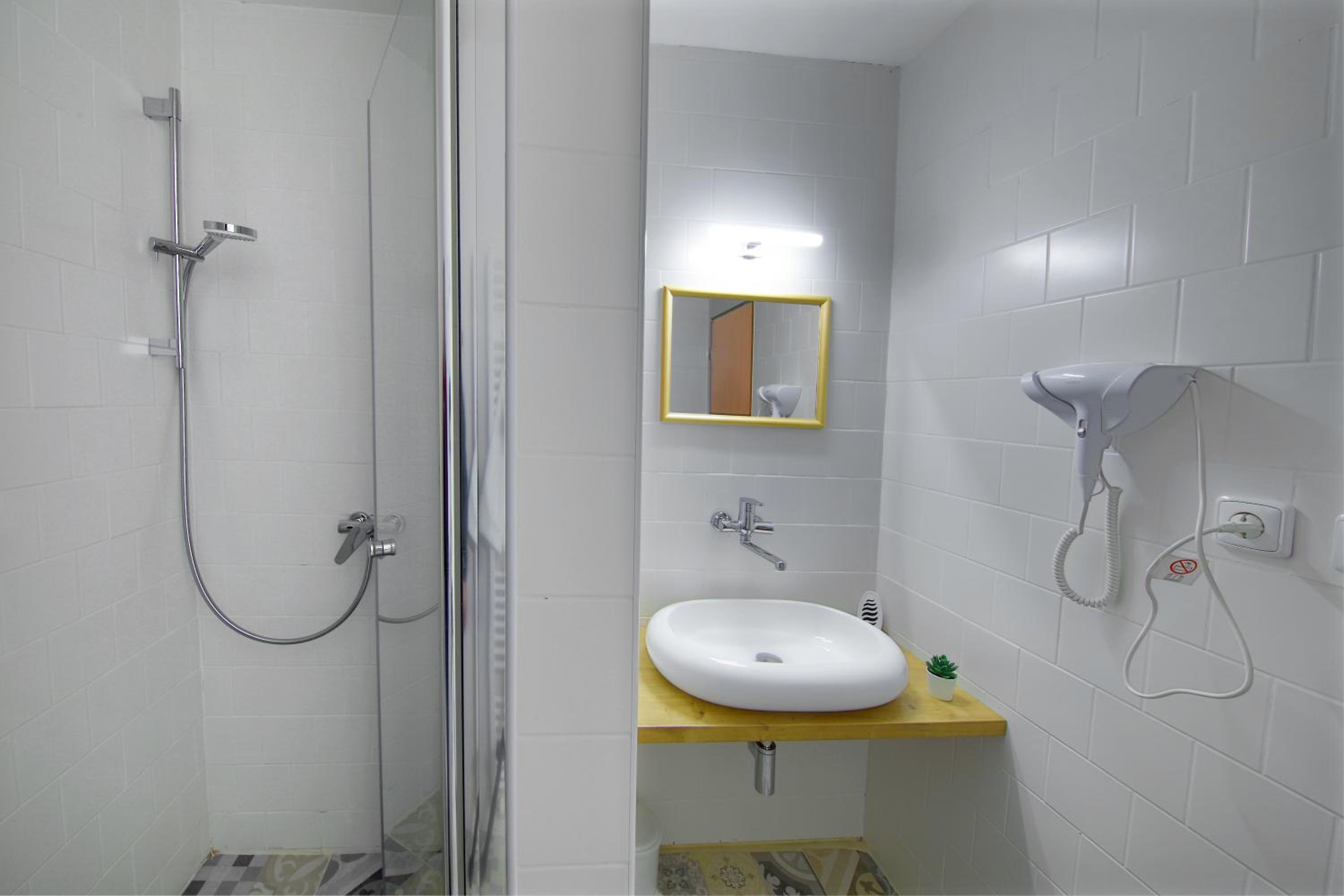 Superior Double or Twin Room - Photo 3