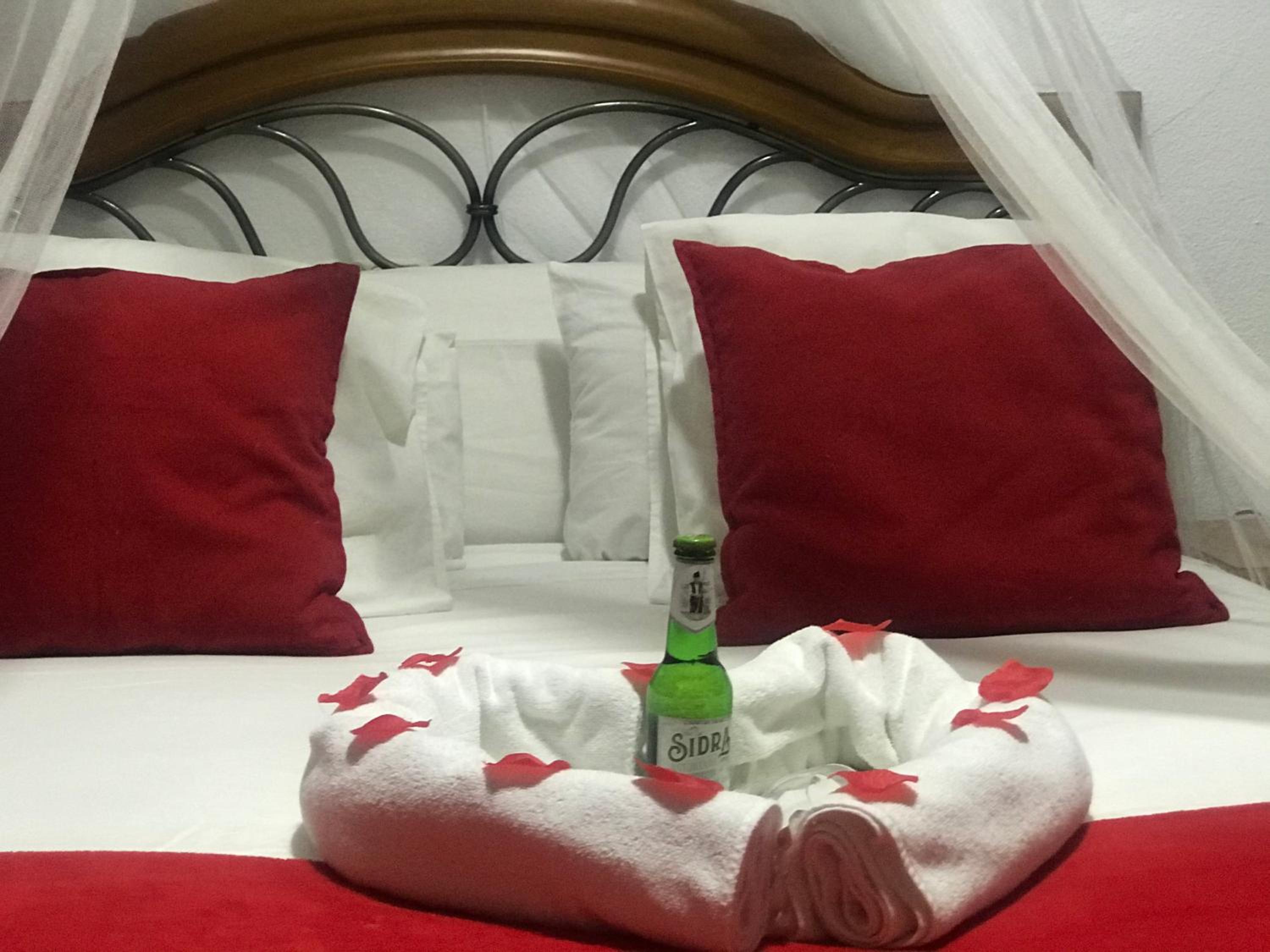 Deluxe Double Room (2 Adults + 1 Child) photo 2