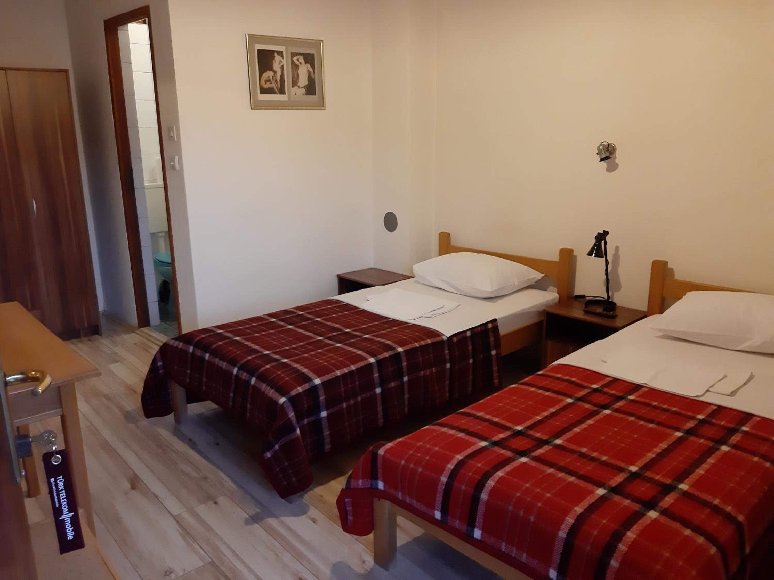 Twin Room with Bathroom photo 1