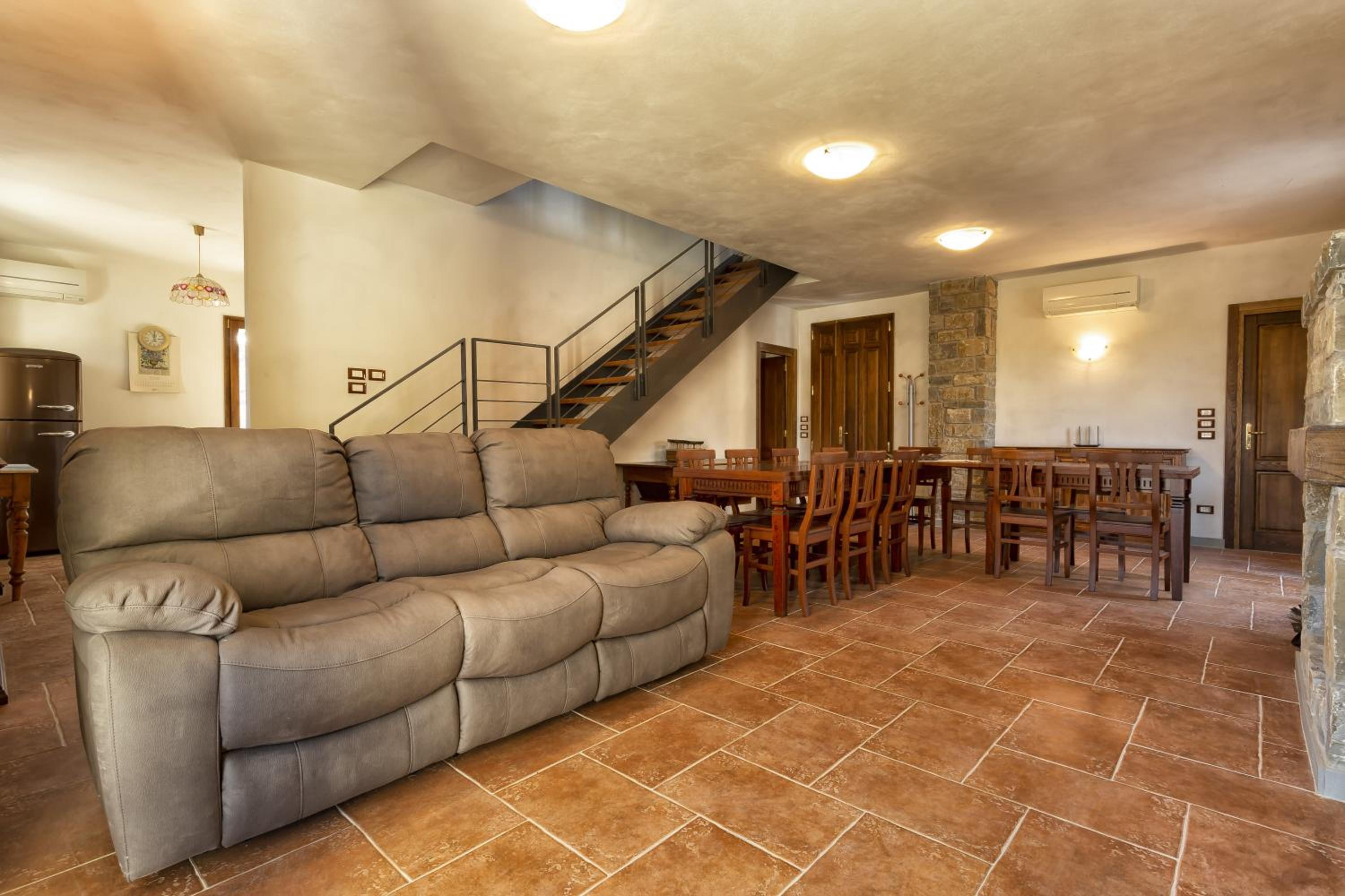 Villa photo 2