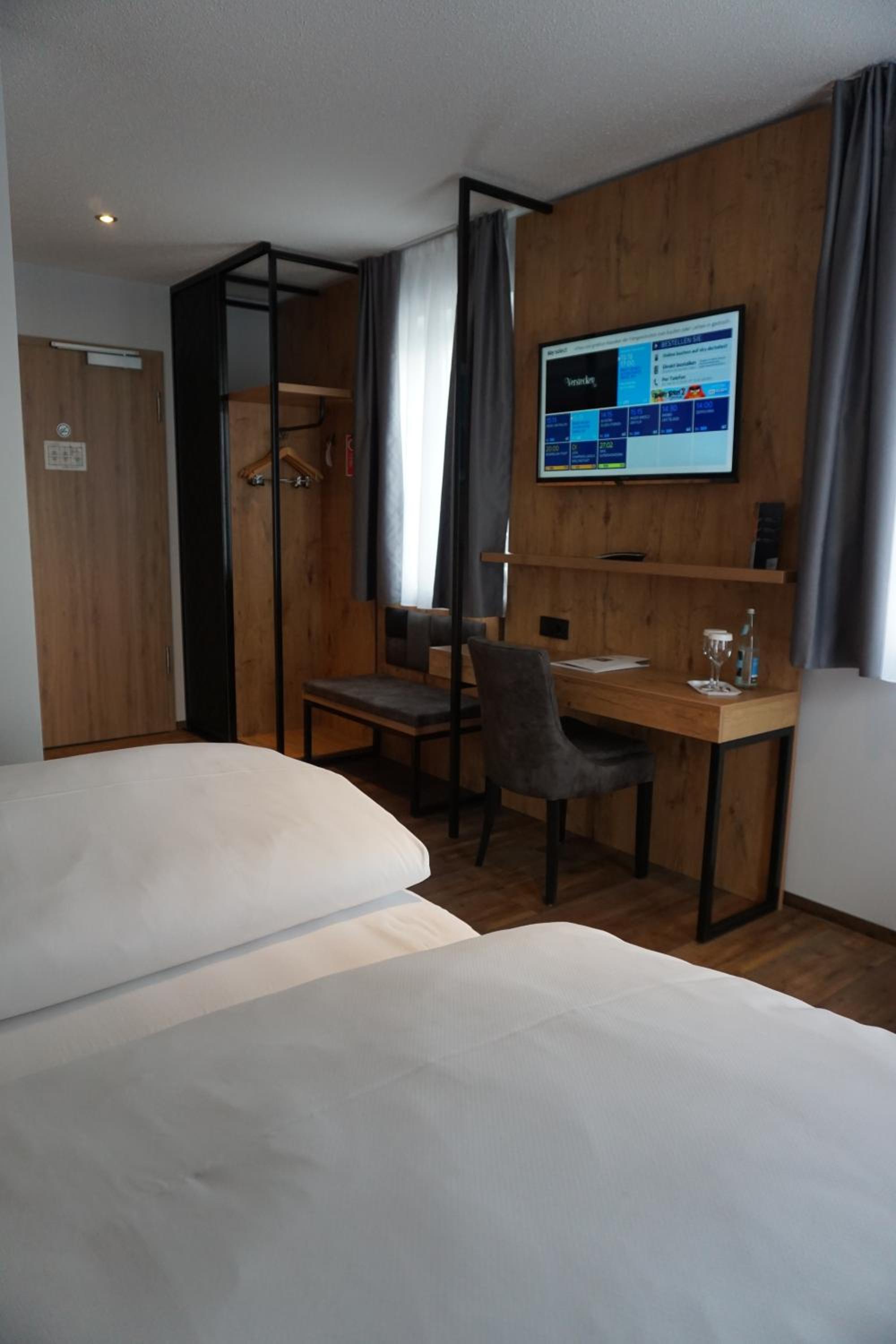 Double Room - Photo 6