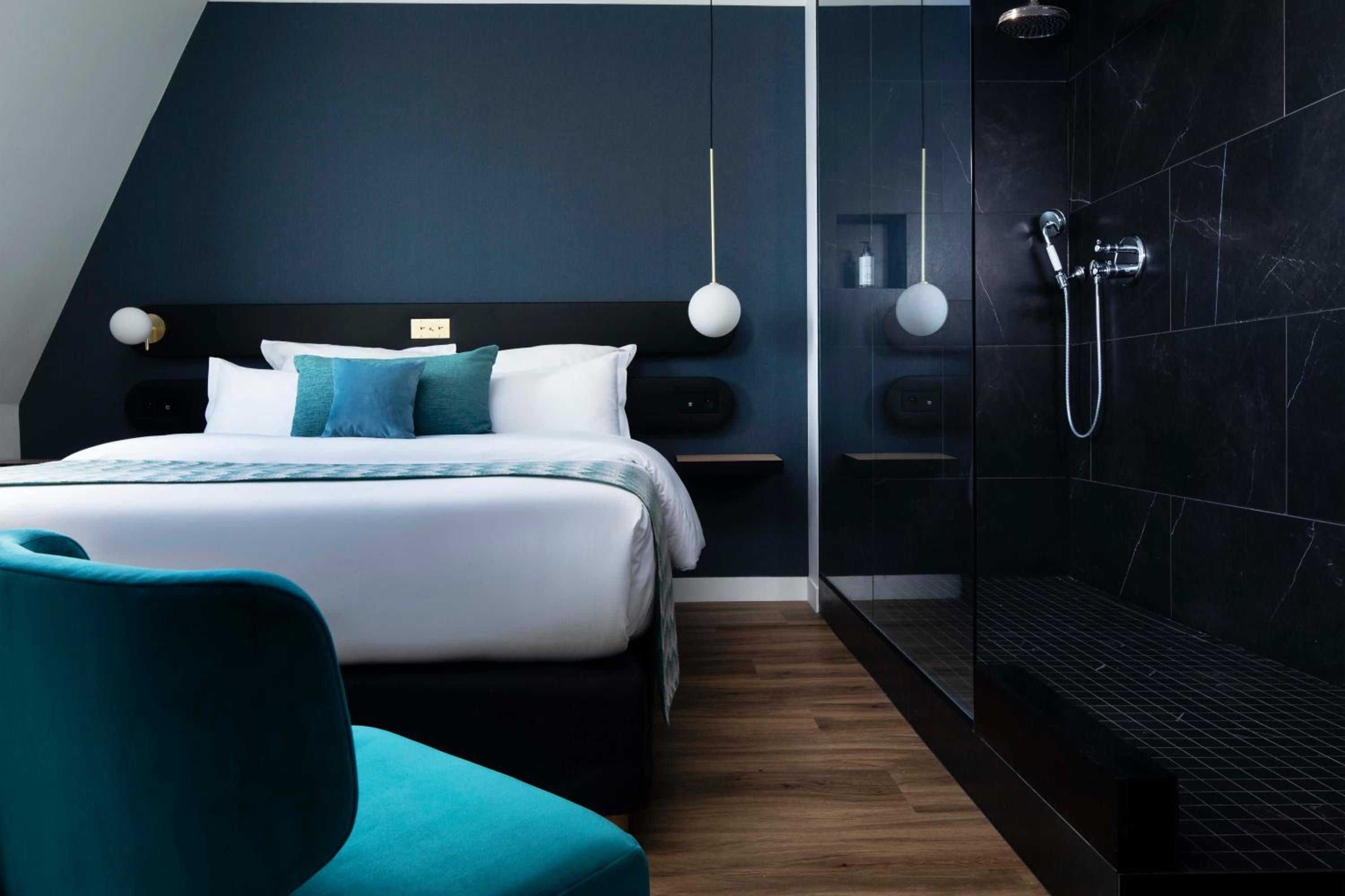 Suite 46 photo 1