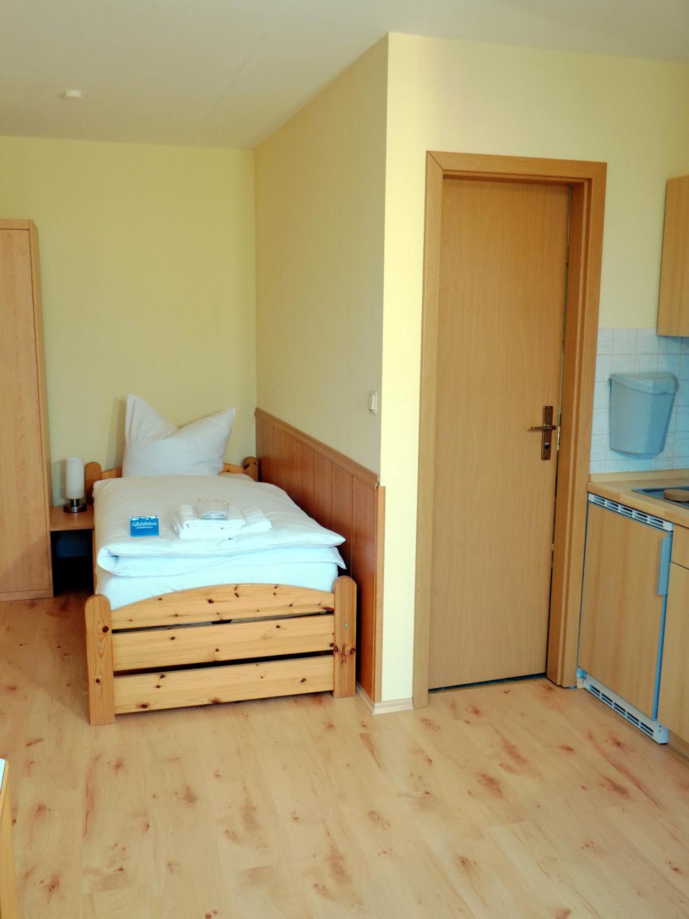 Standard Single Room with Shower photo 2