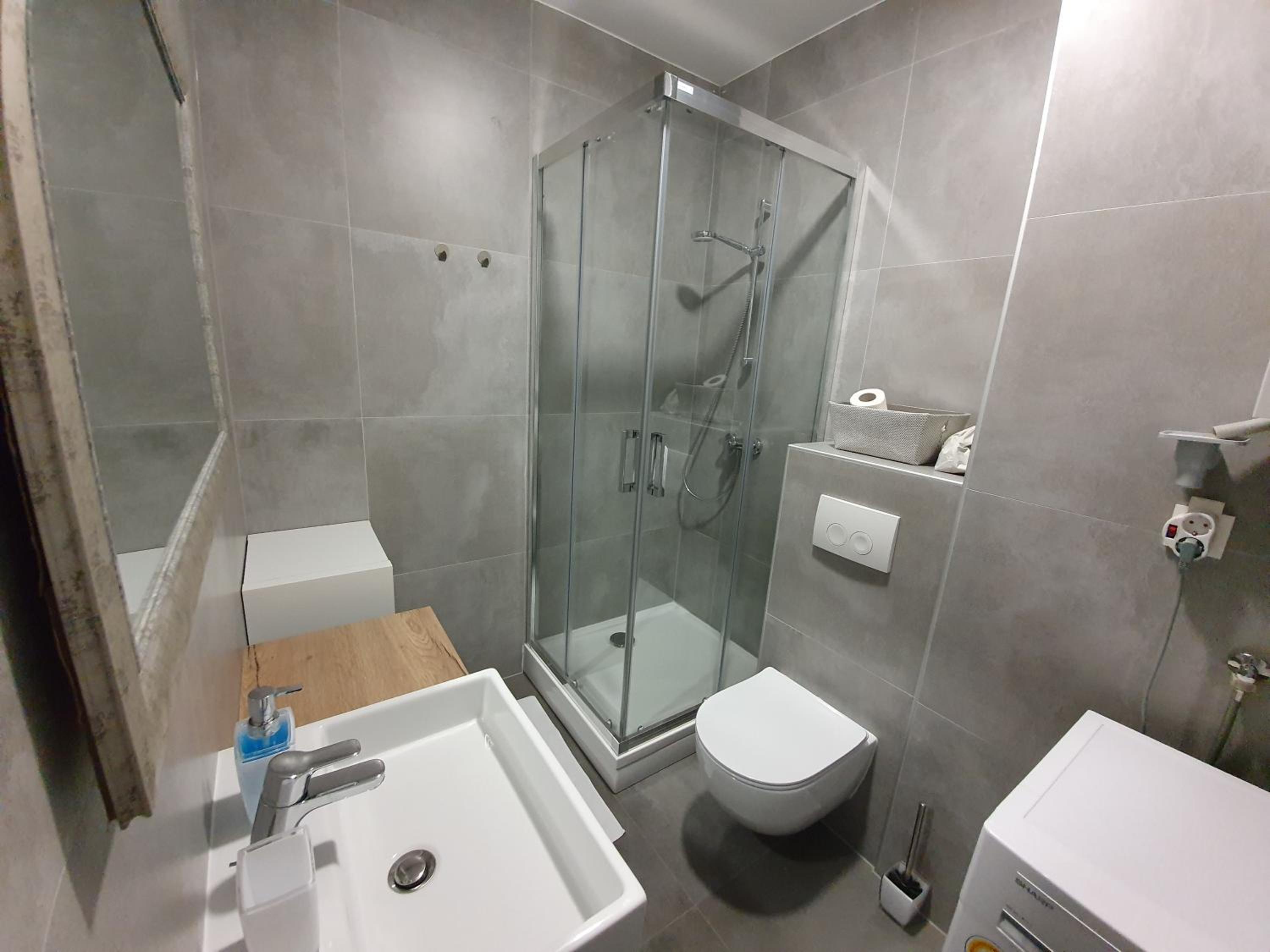 One-Bedroom Apartment - Photo 11