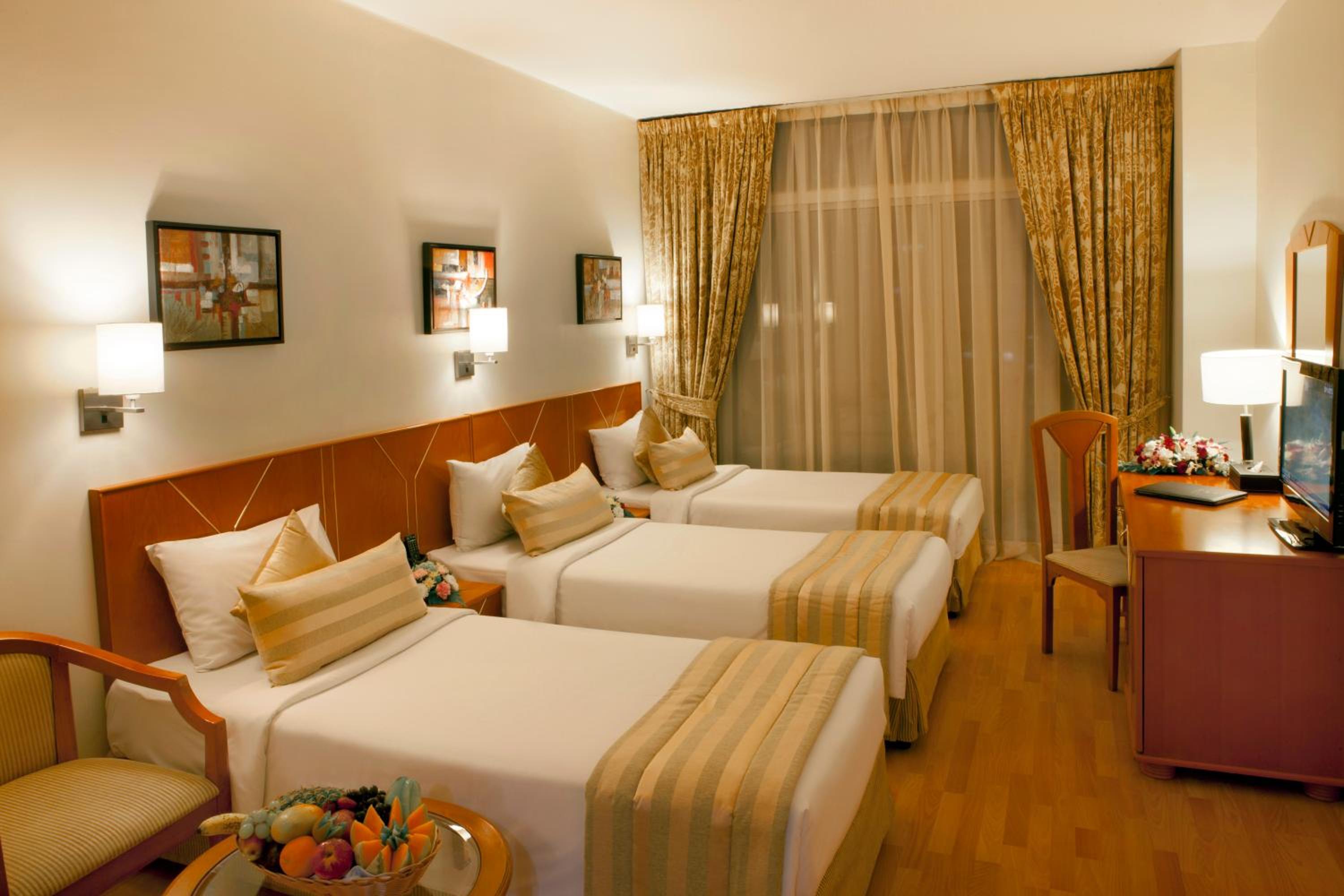 Family Suite One Bedroom With Triple Beds photo 2
