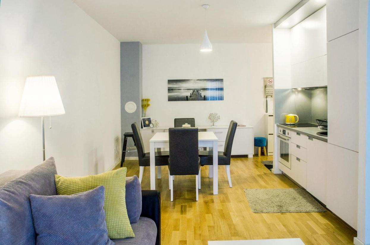 Apartment with Balcony - Photo 23