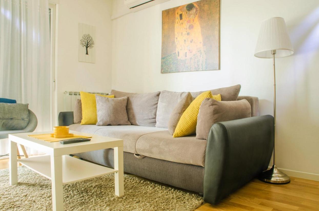 Apartment with Balcony - Photo 26