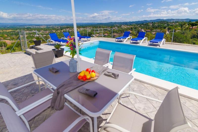 Villa with Private Pool photo 3