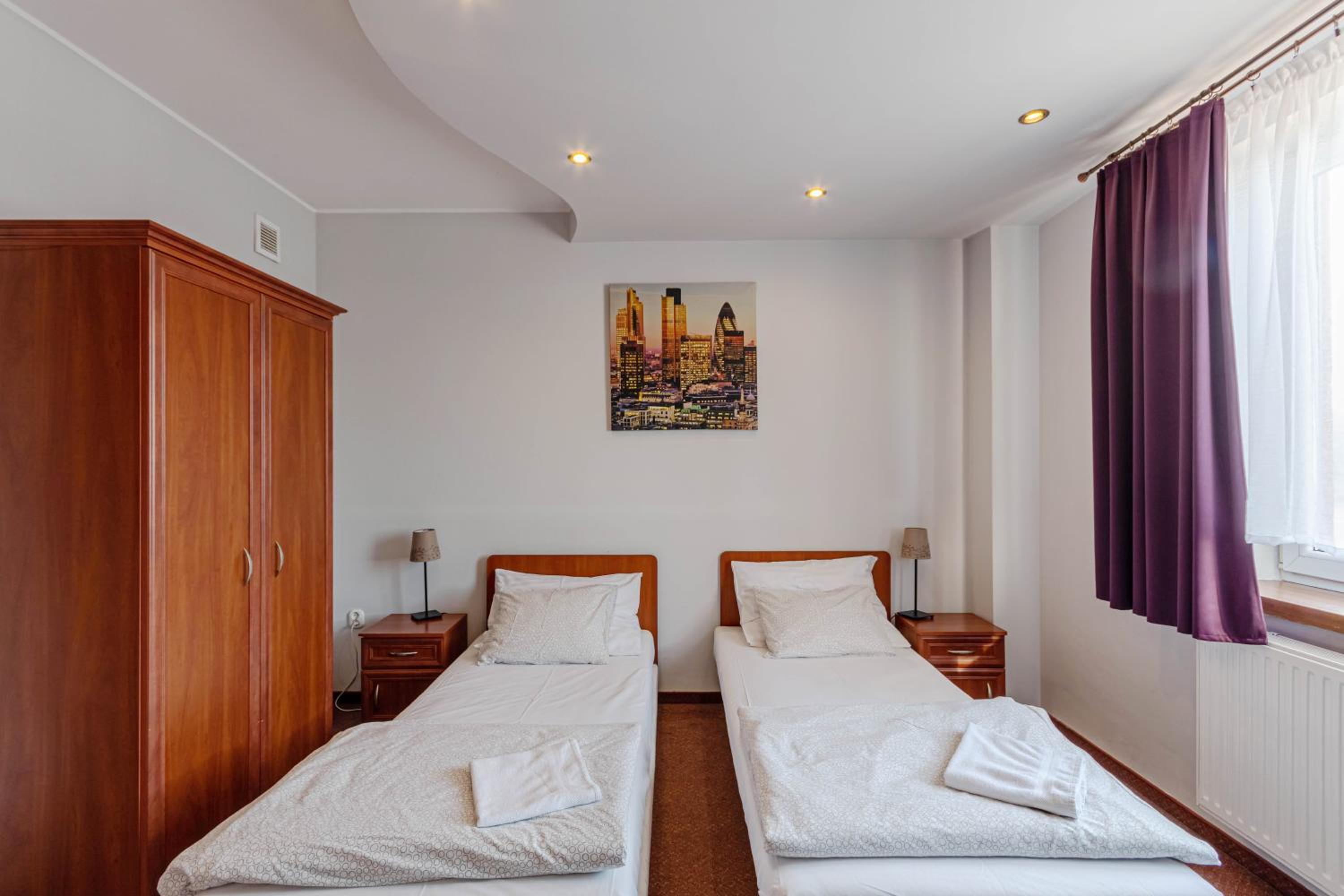 Twin Room - Photo 10