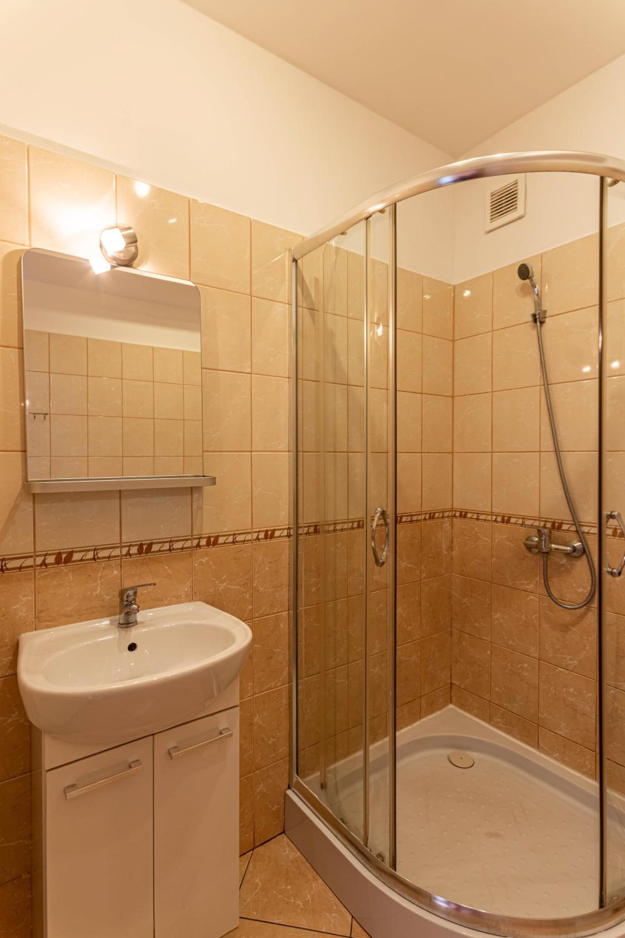 Twin Room - Photo 6