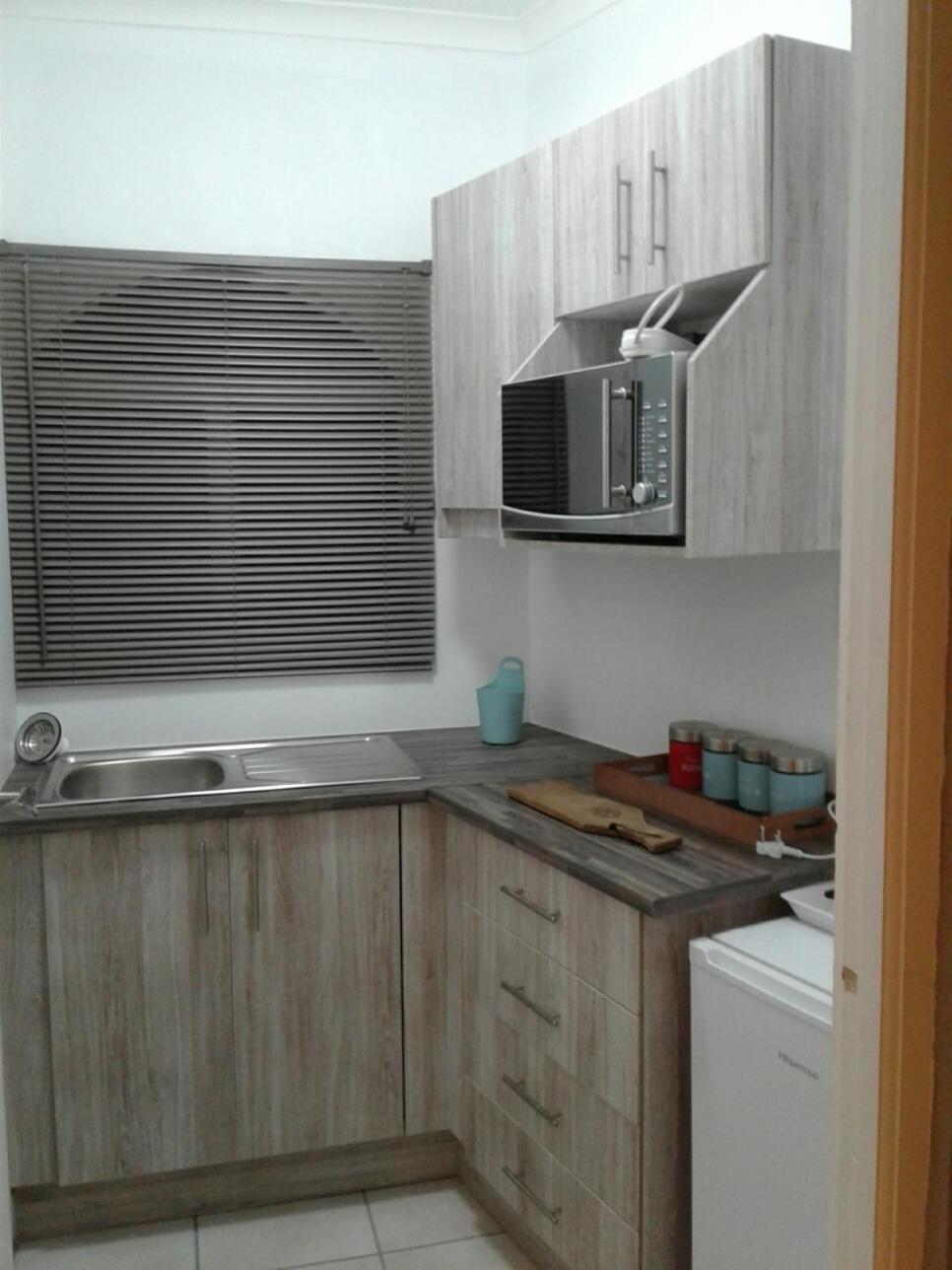 Deluxe Queen Suite - Photo 16