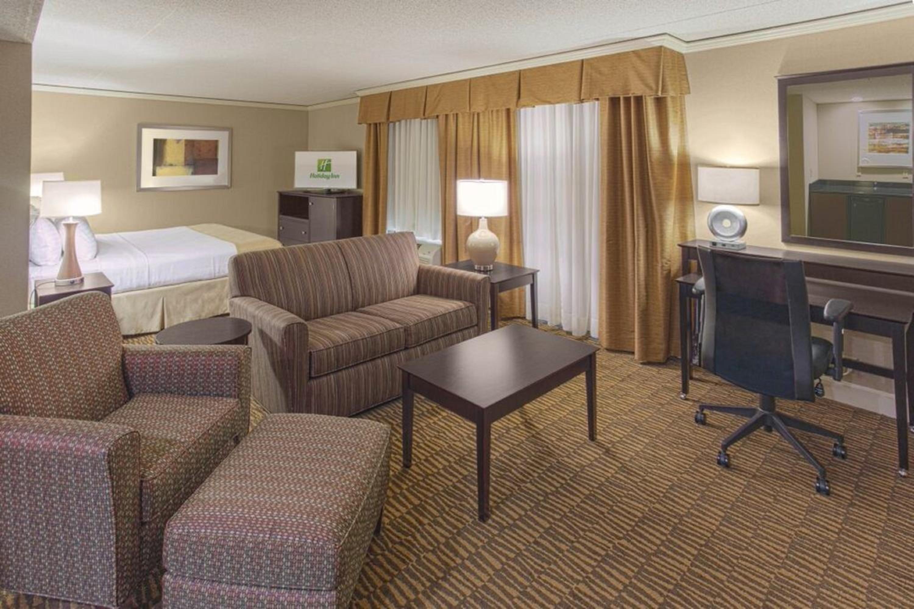 Executive Suite - Non-Smoking