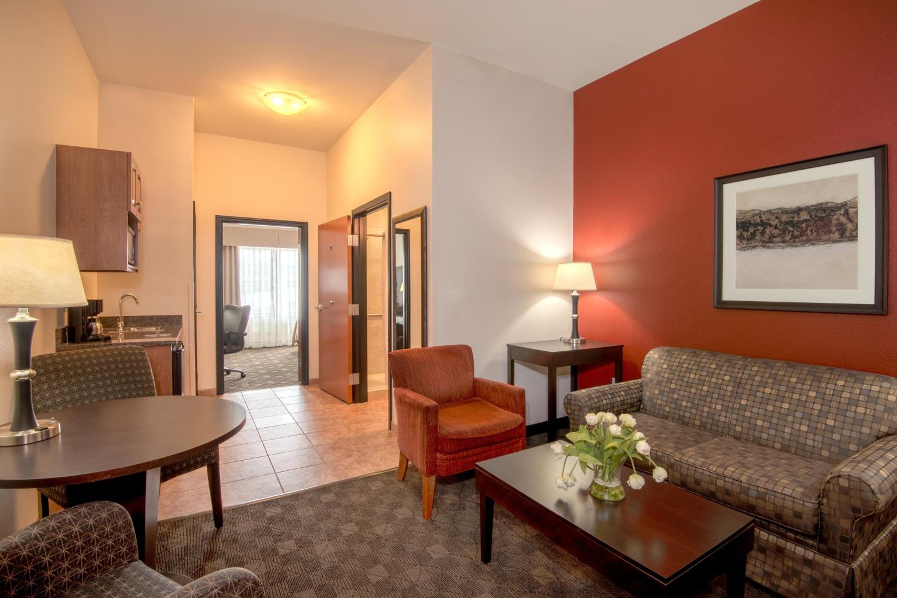 One-Bedroom King Suite with Communications Accessible Roll-In Shower - Photo 1