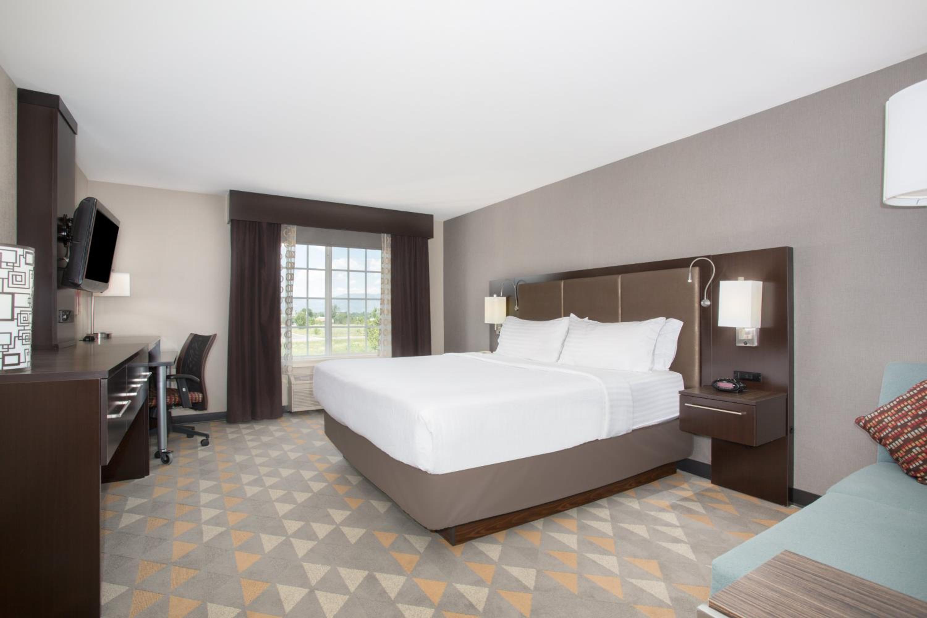 One-Bedroom Suite with Two Queen Beds photo 1