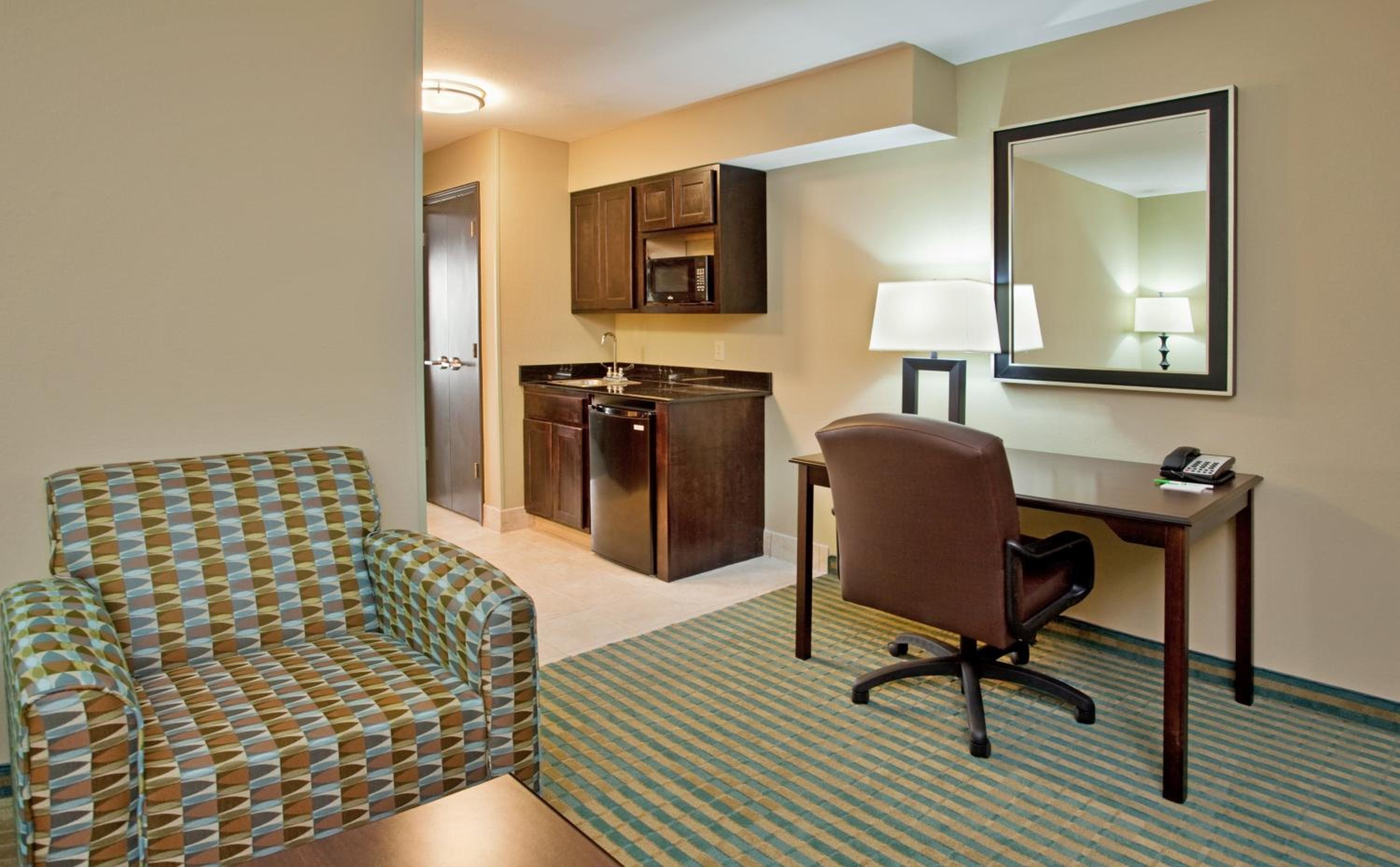 Suite with Two Beds - Non-Smoking - Photo 1