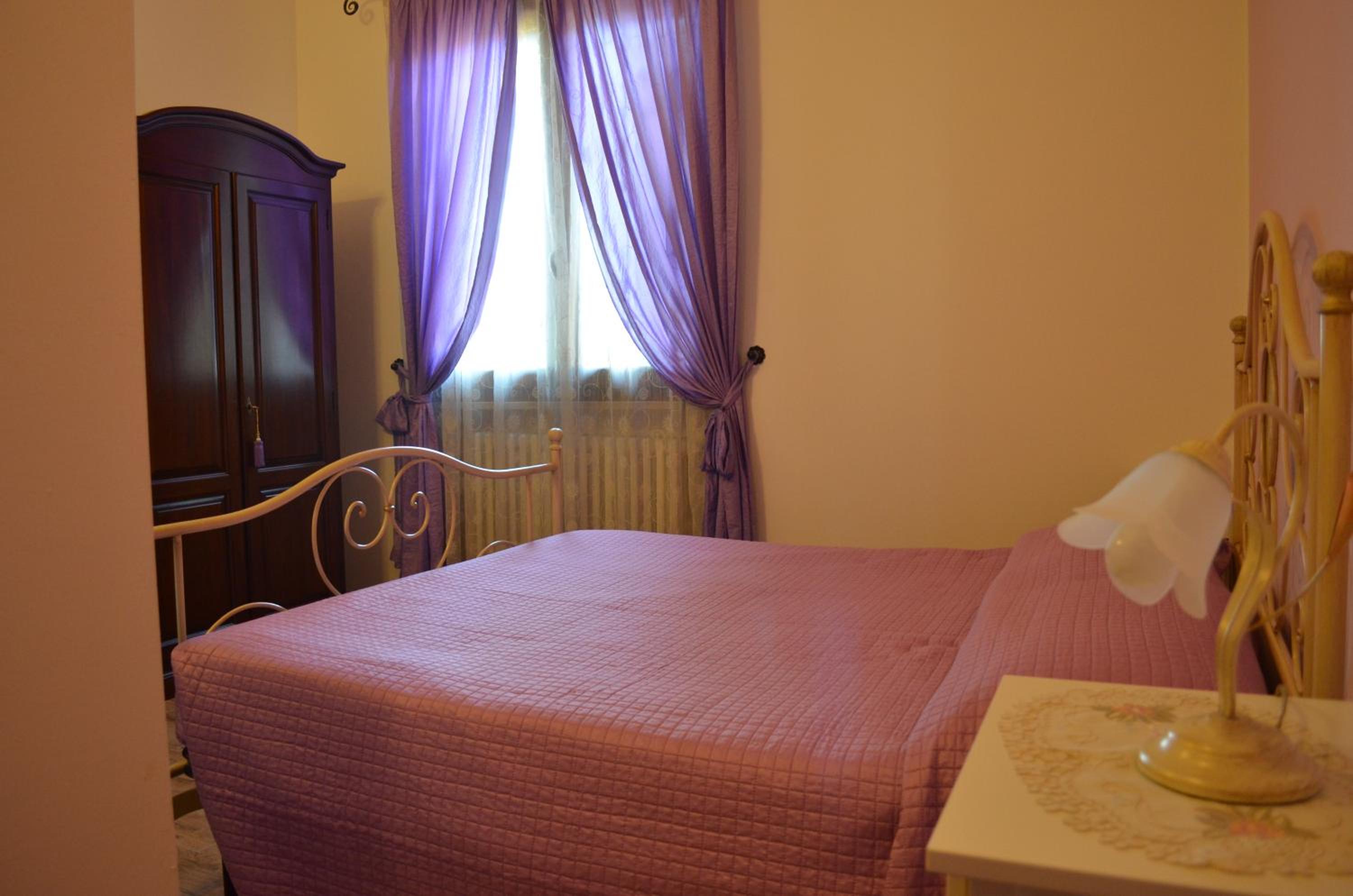 Double Room with Private Bathroom - Photo 4