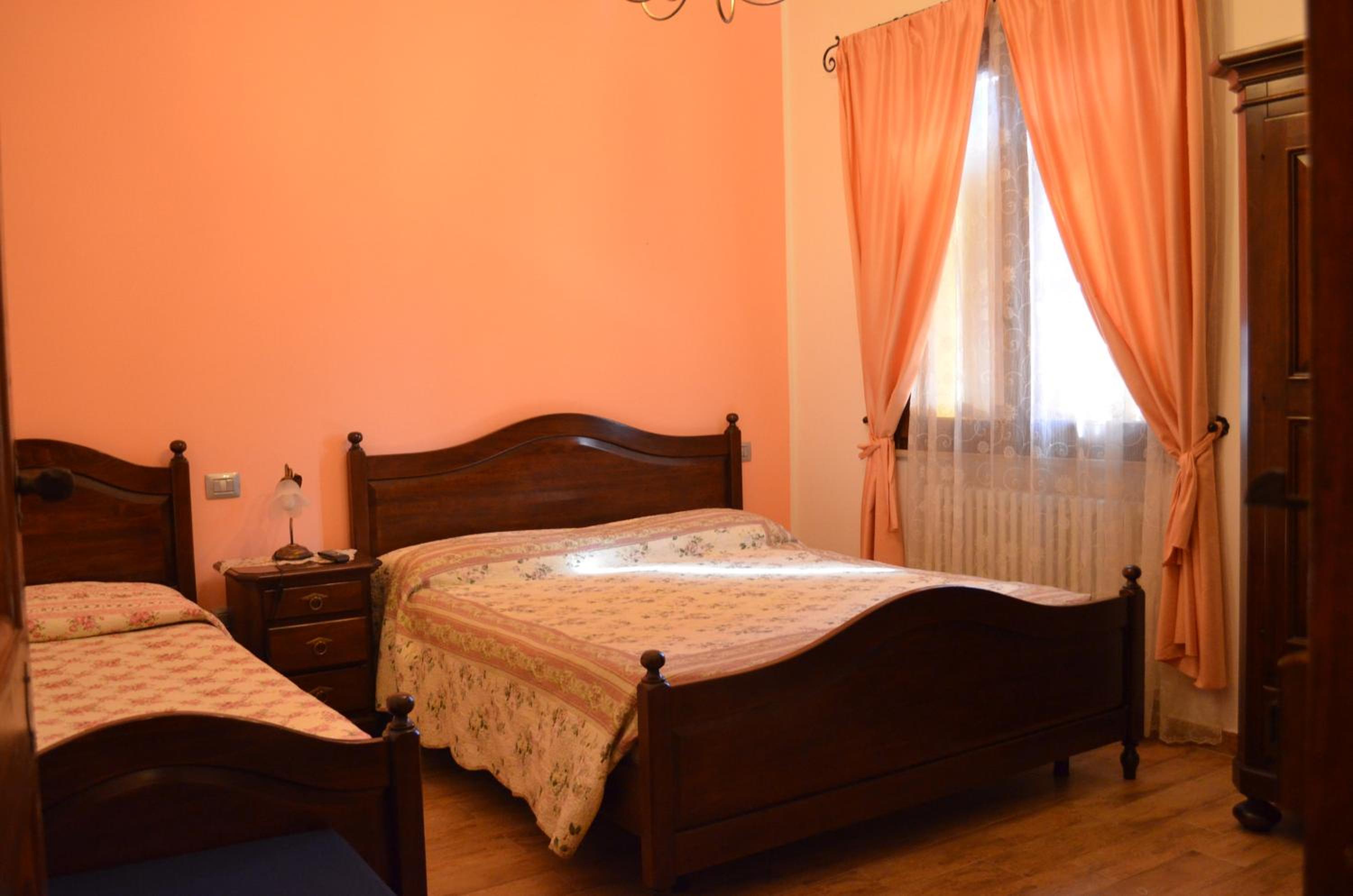 Triple Room with Pool View - Photo 4