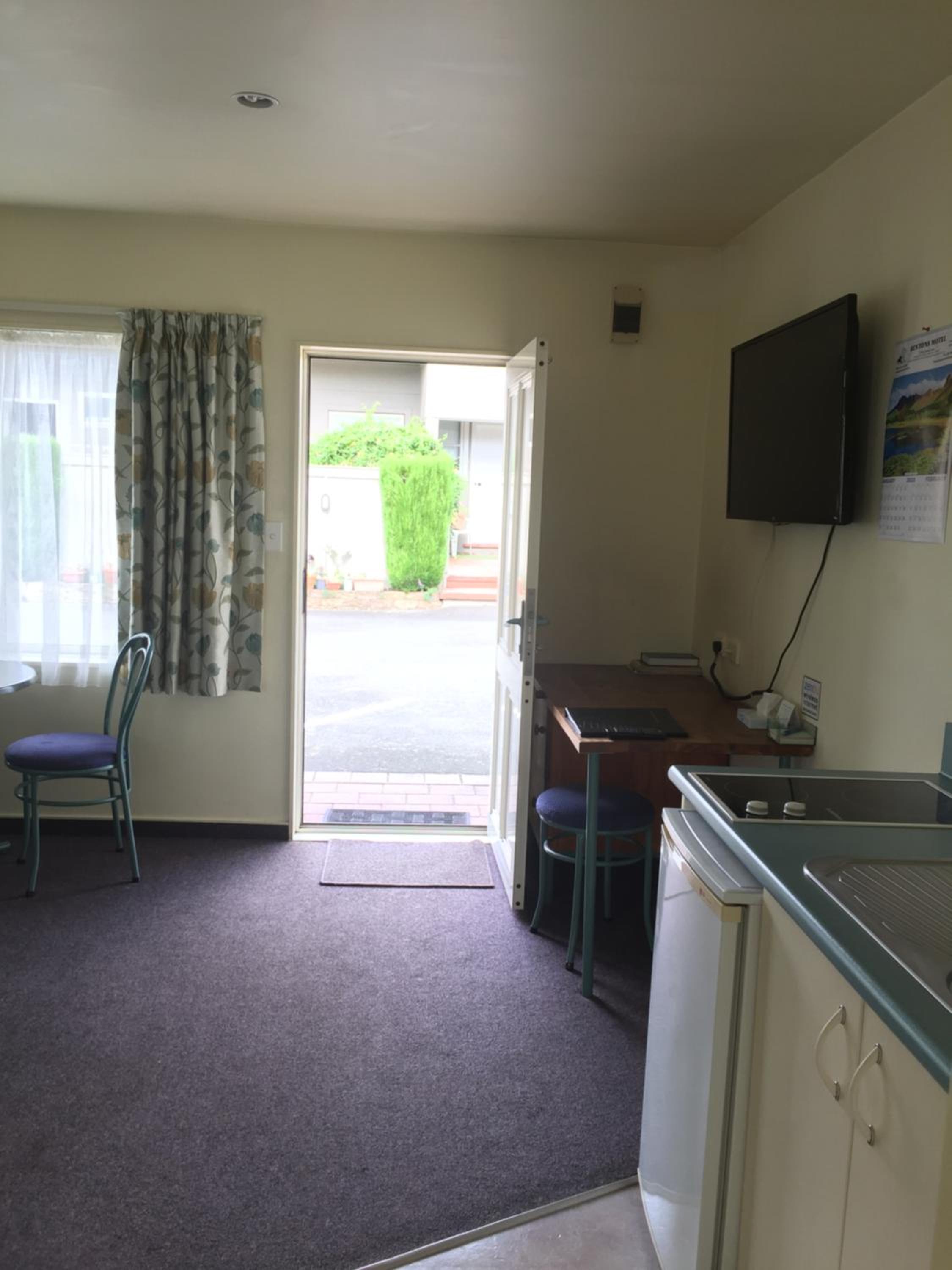 Family Room - Photo 11