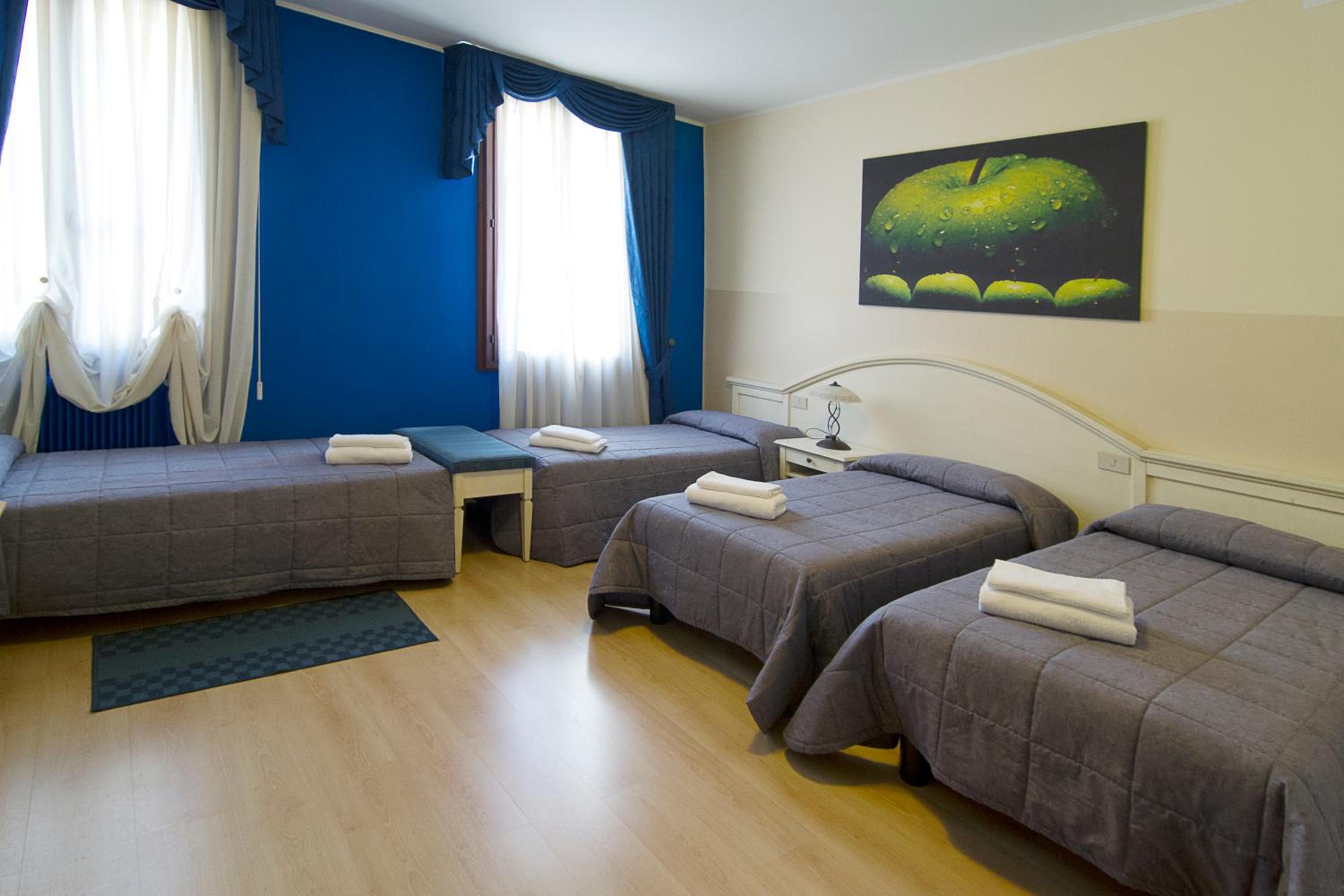 Quadruple Room photo 2