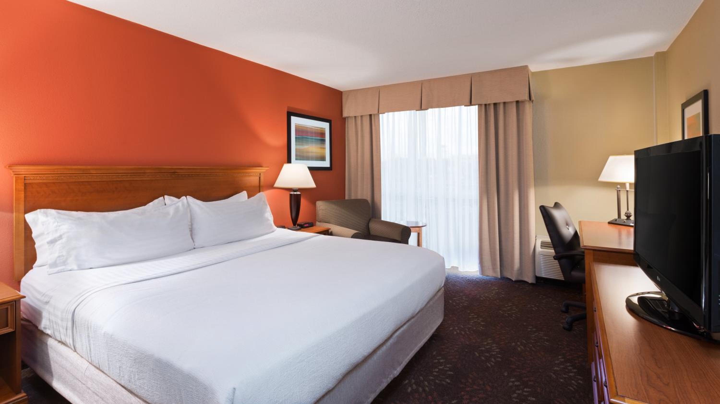 Standard King Room - Photo 4