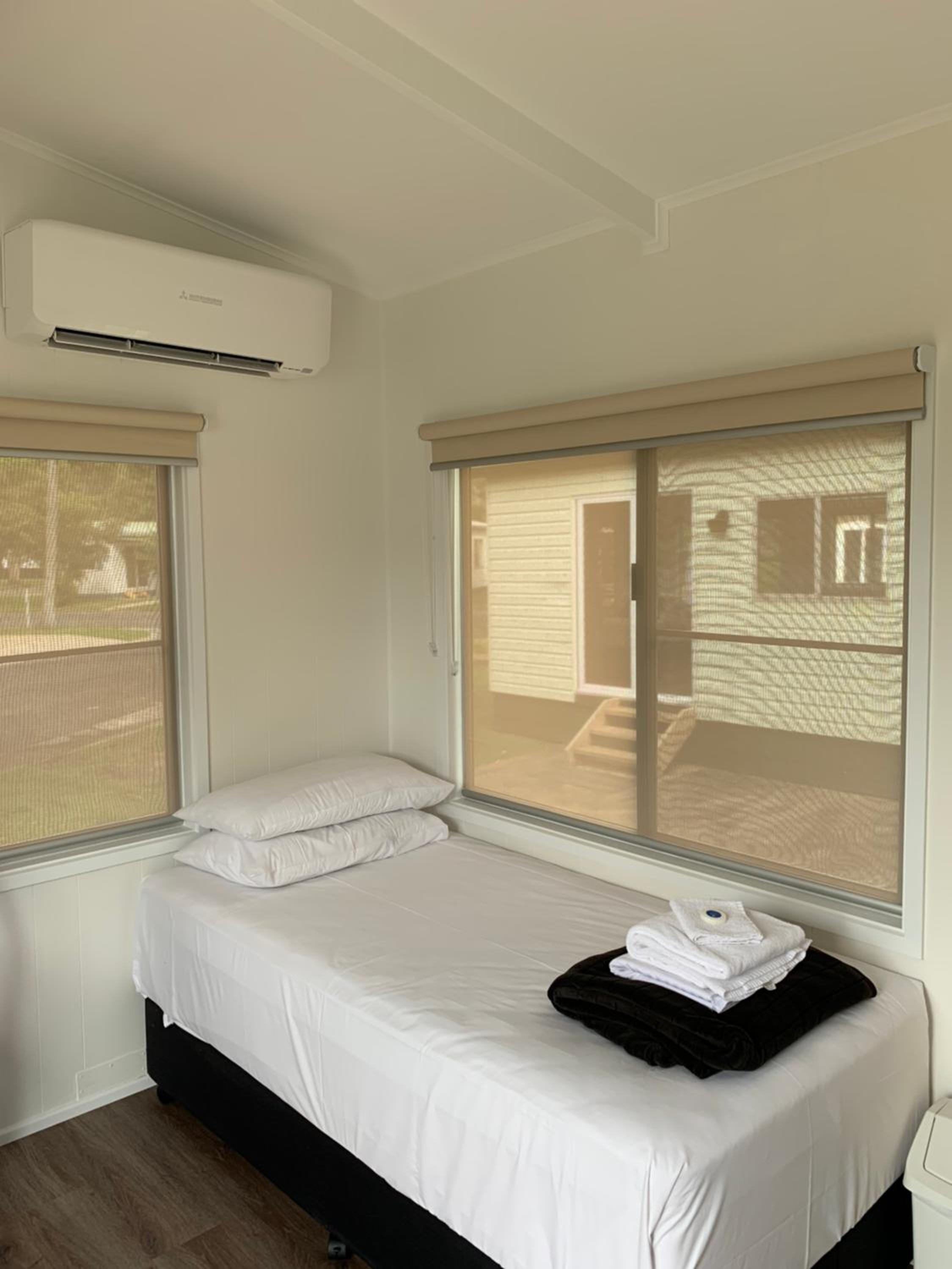 Standard Cabin - Sleeps 3 photo 3