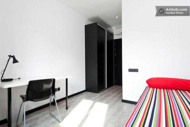 Standard Twin Room with TV - Photo 5