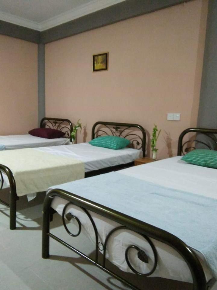 Budget Triple Room - Photo 2