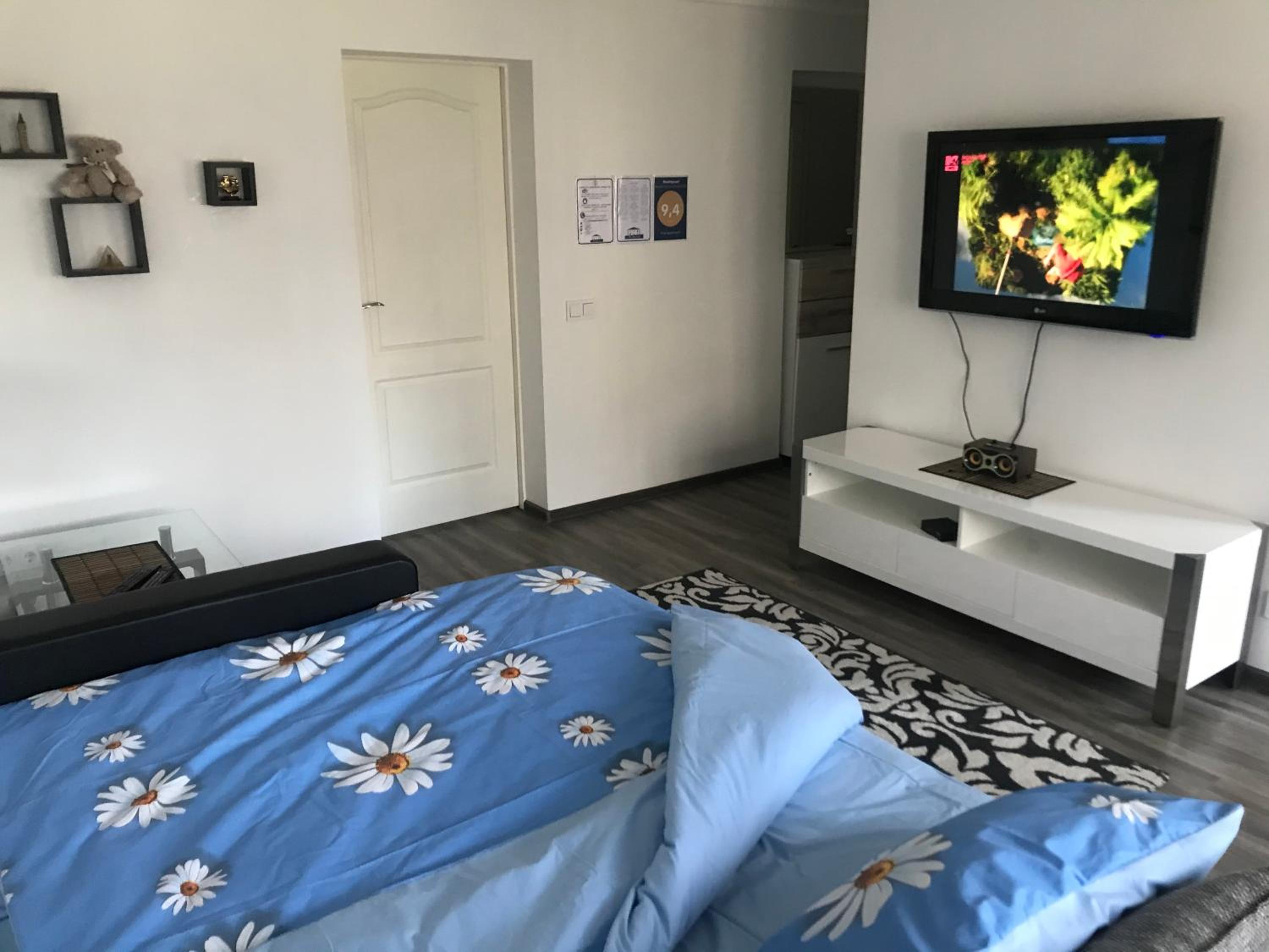 Studio Apartment - Photo 15