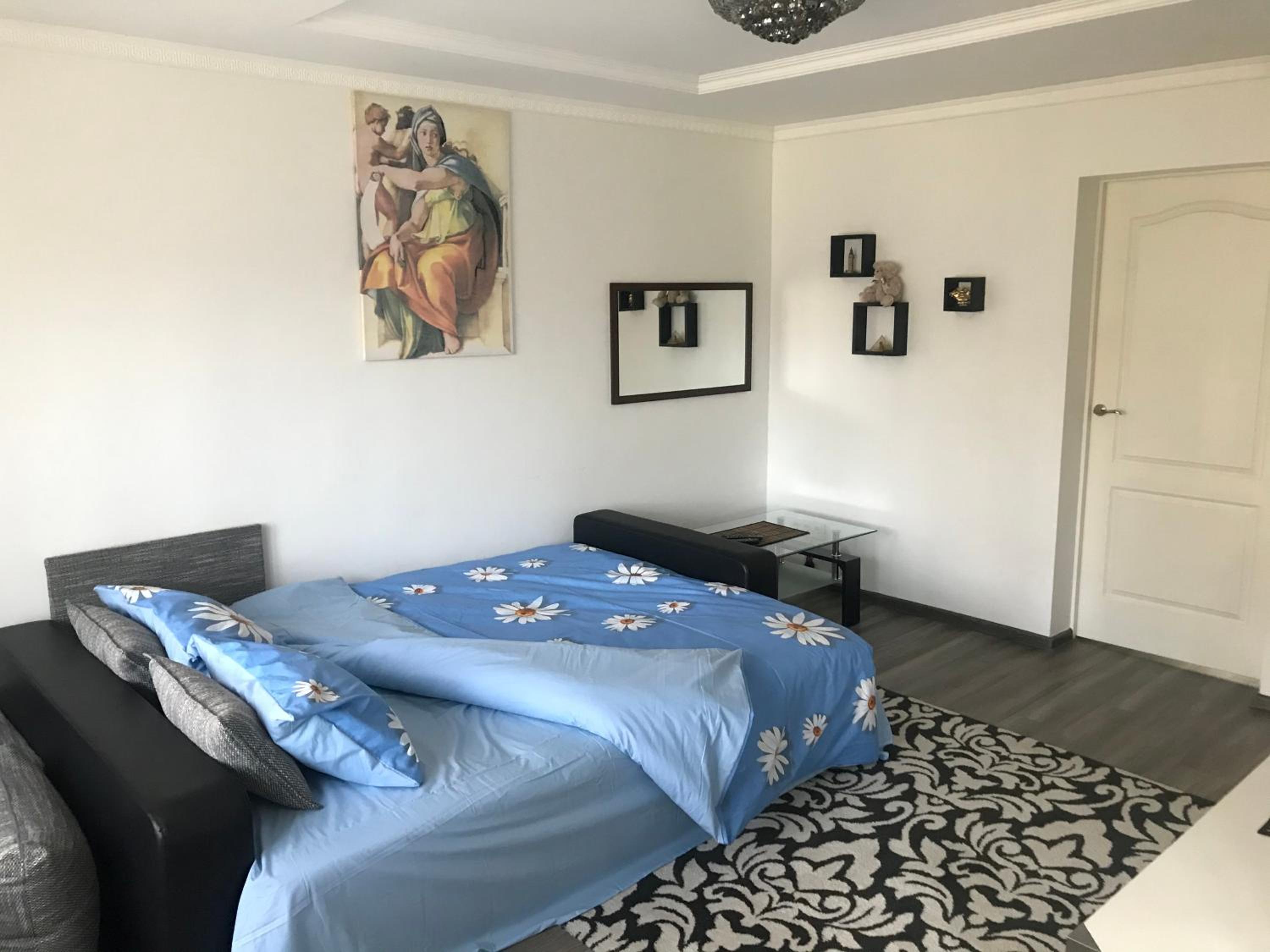 Studio Apartment - Photo 17