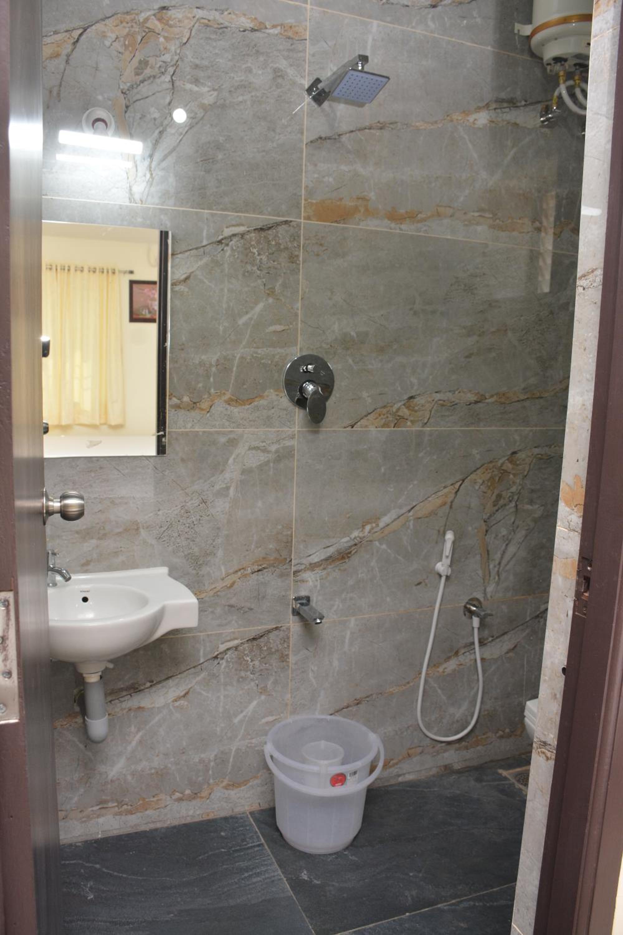 Classic Triple Room - Photo 3