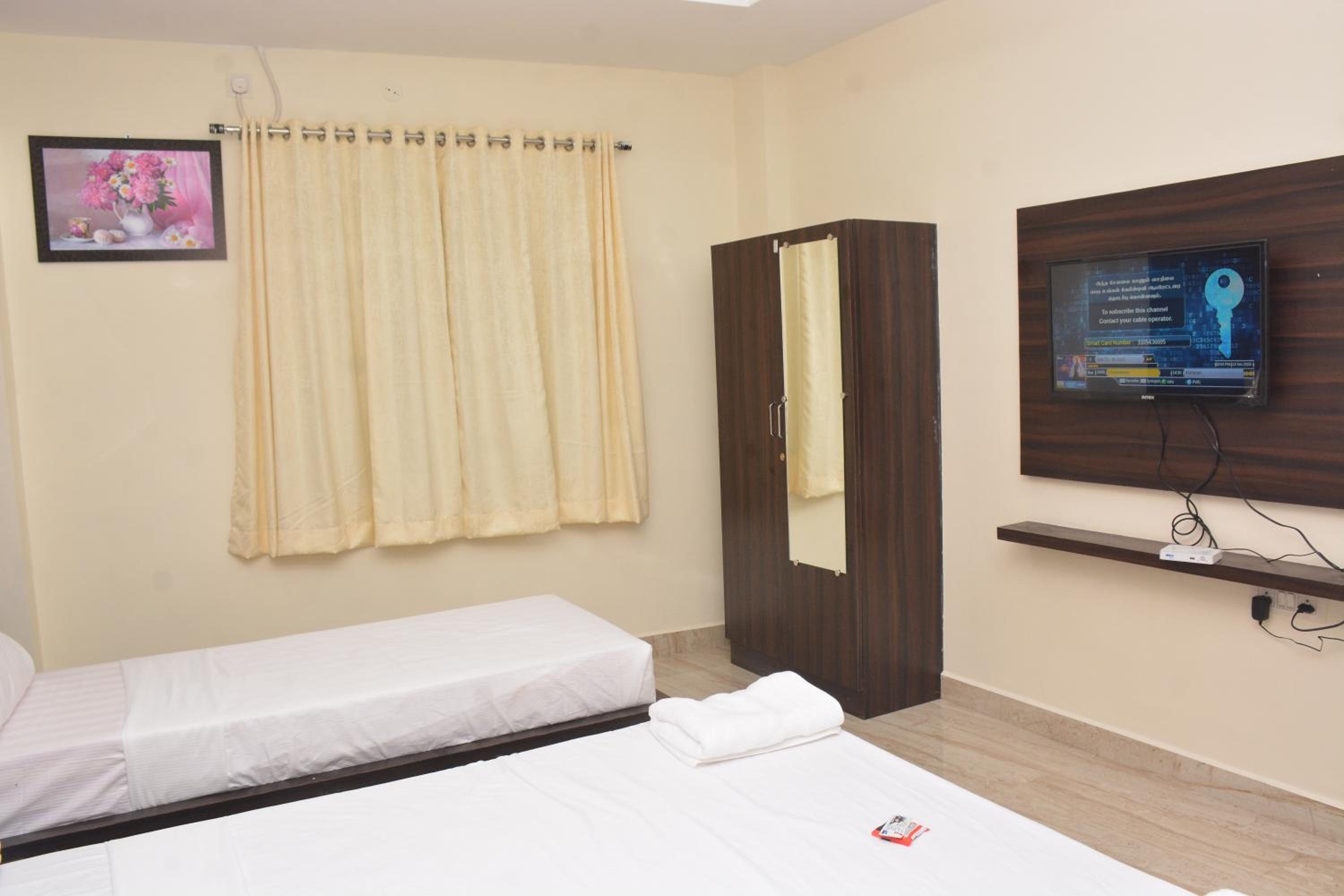 Classic Triple Room - Photo 1