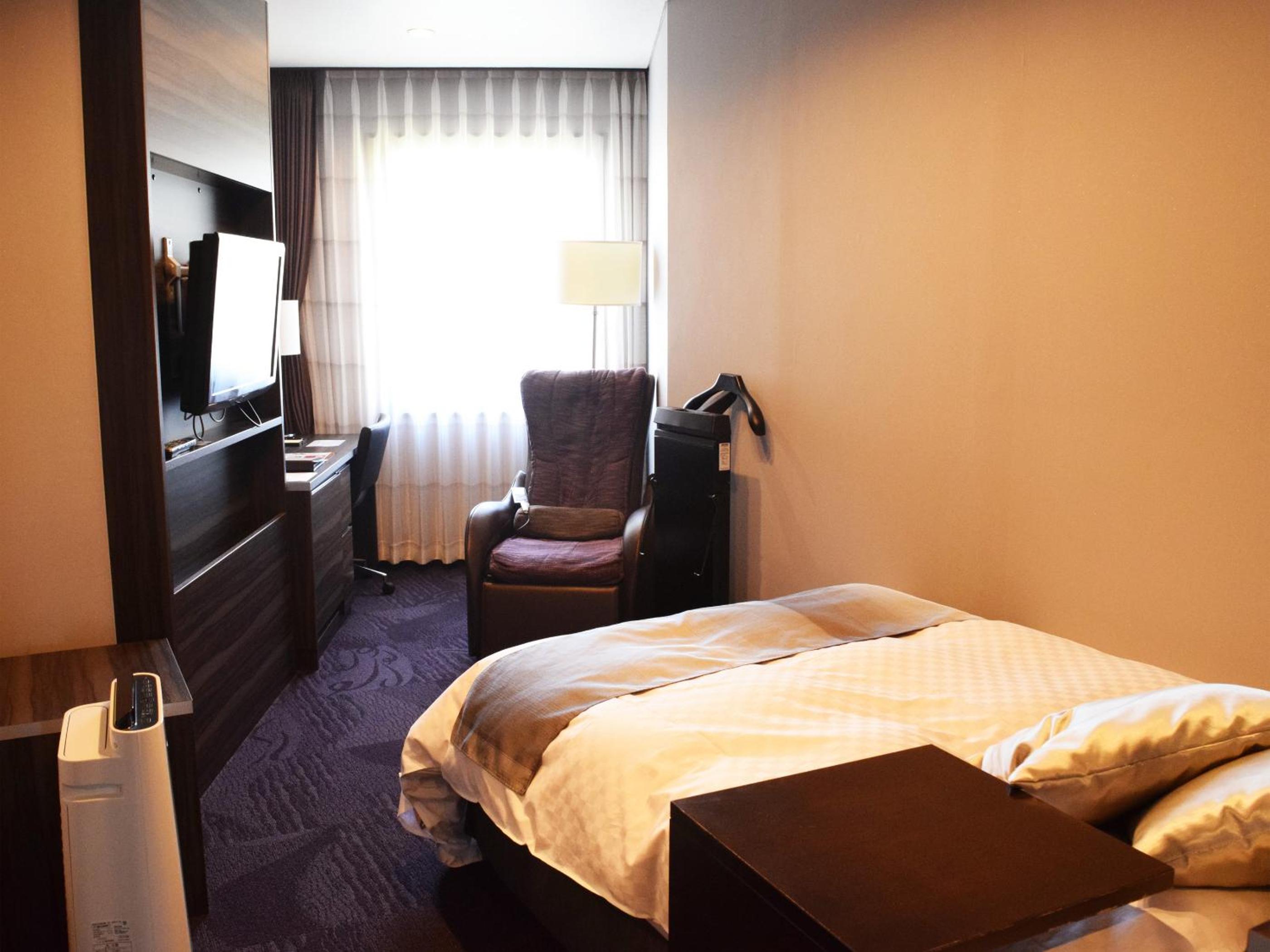 Single Room with Shared Bathroom