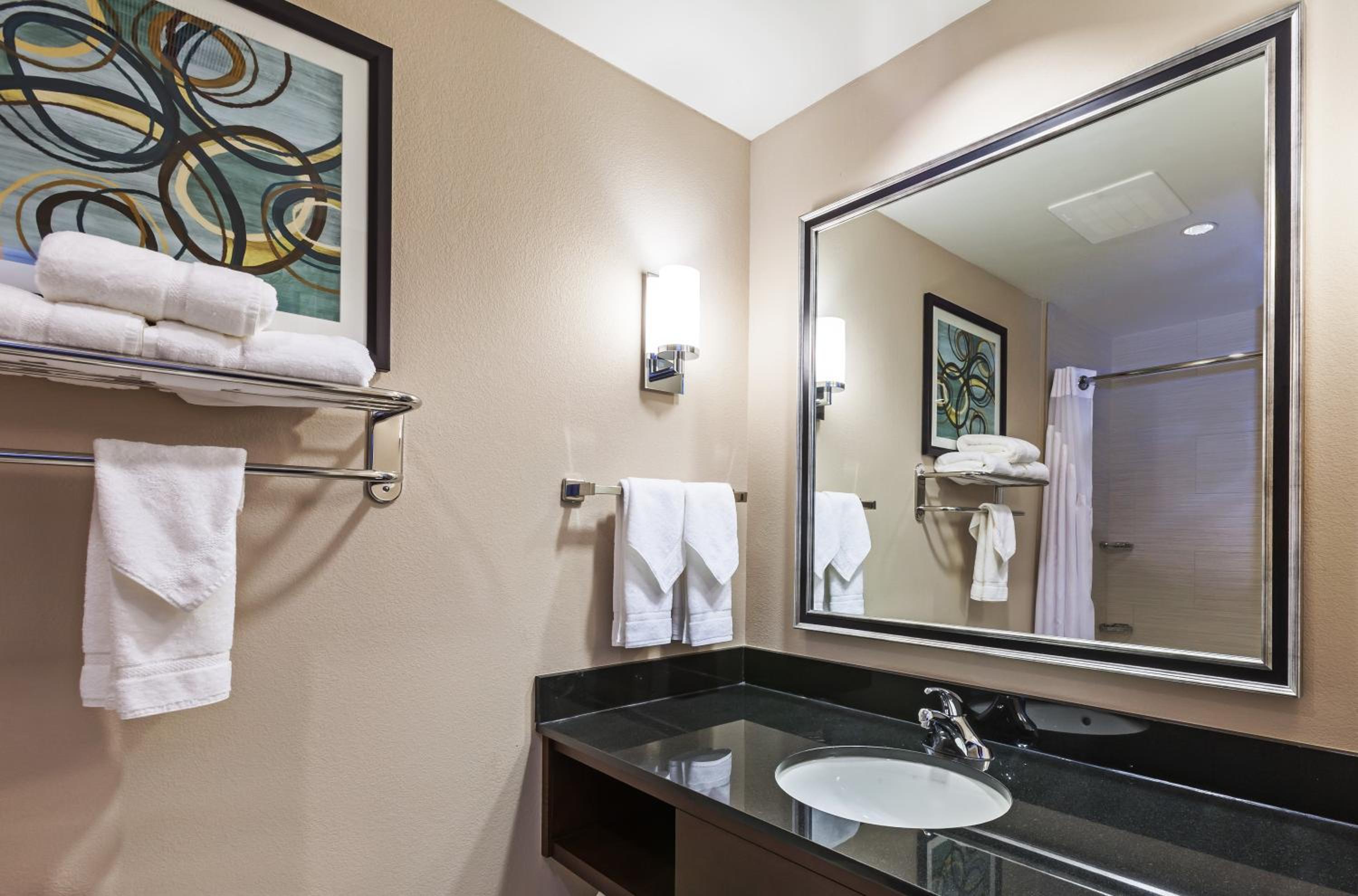 King Room with Tub - Disability Access/Non Smoking photo 2