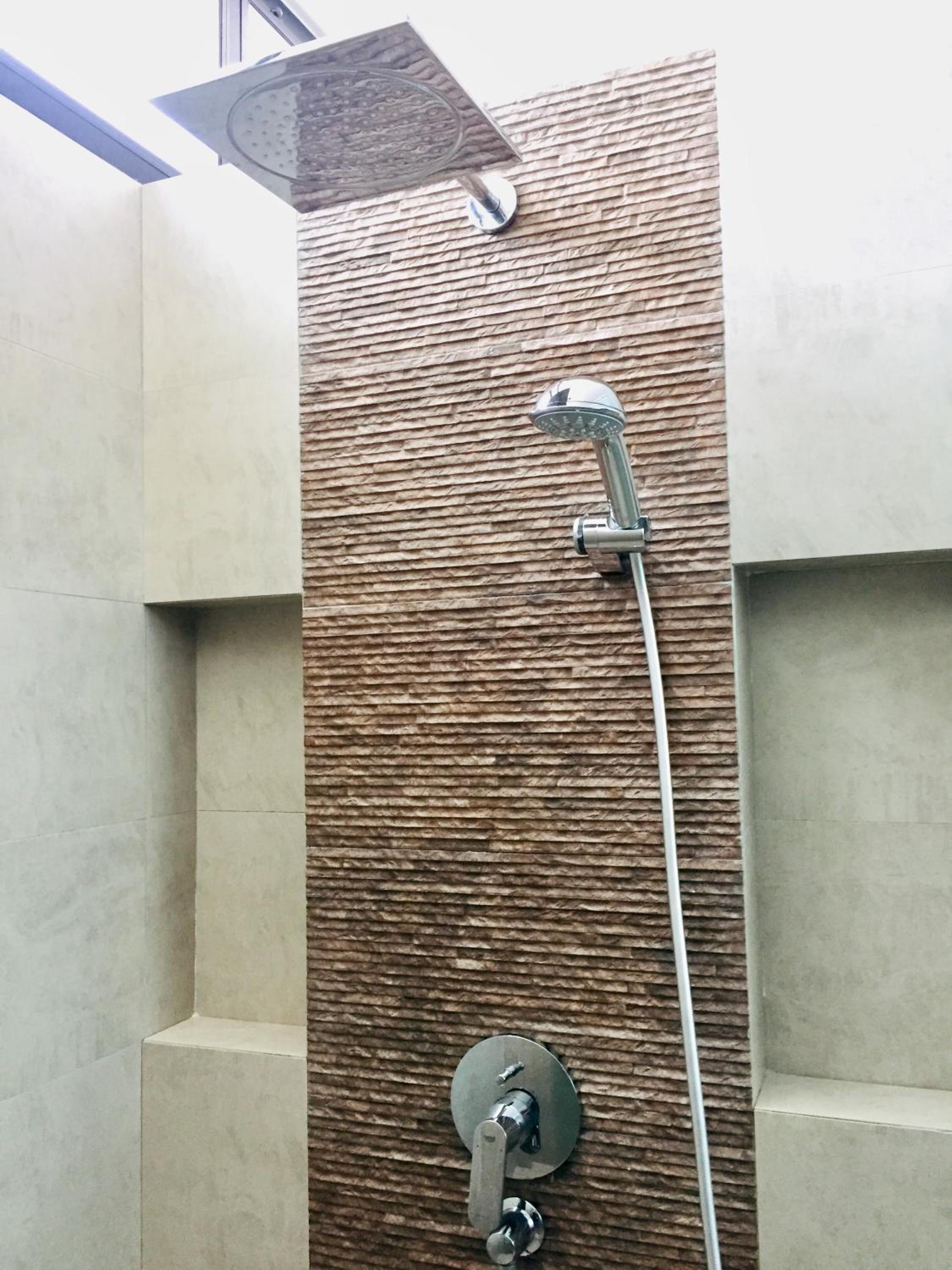 Villa with Private Pool - Photo 36