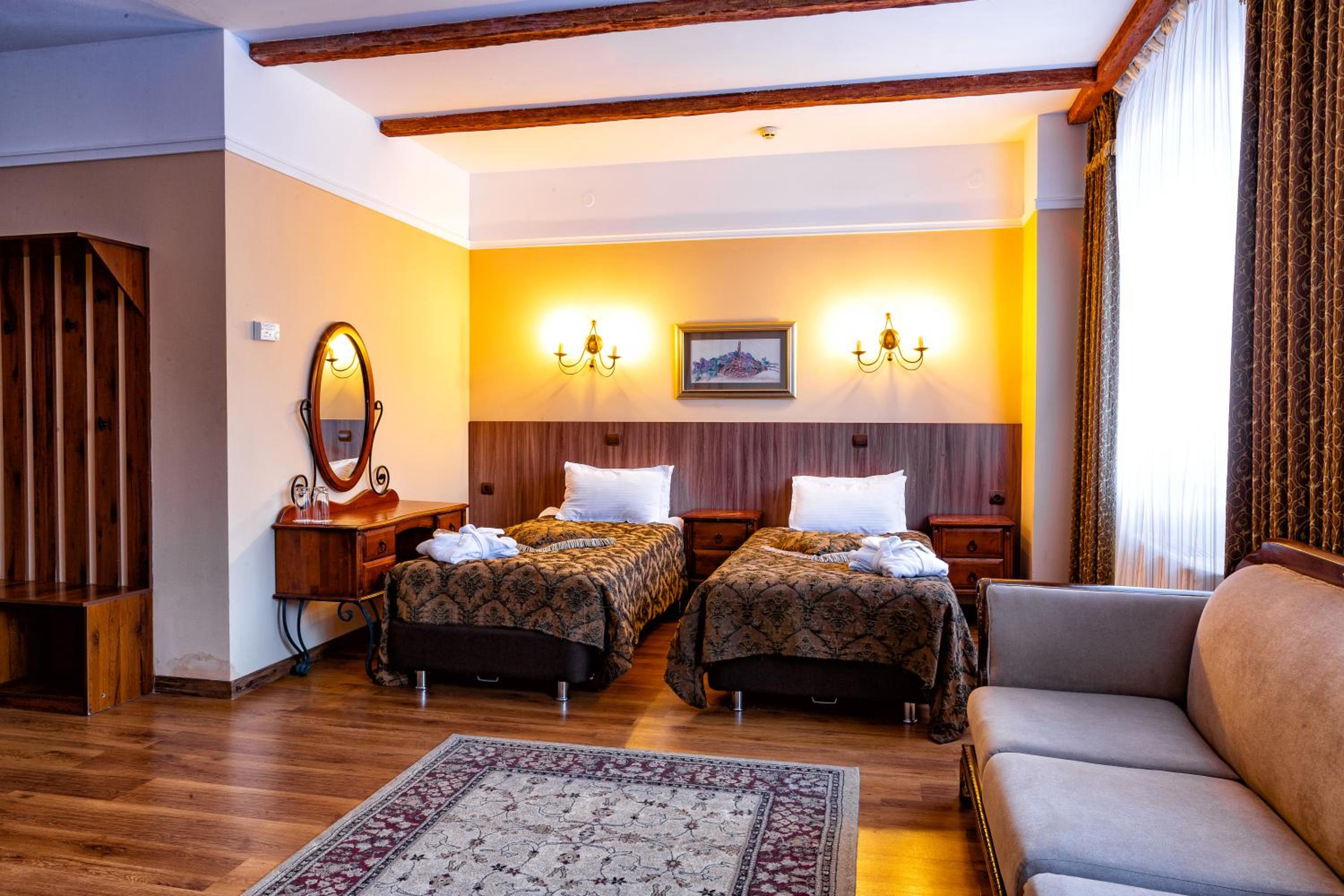 Standard Double or Twin Room photo 3
