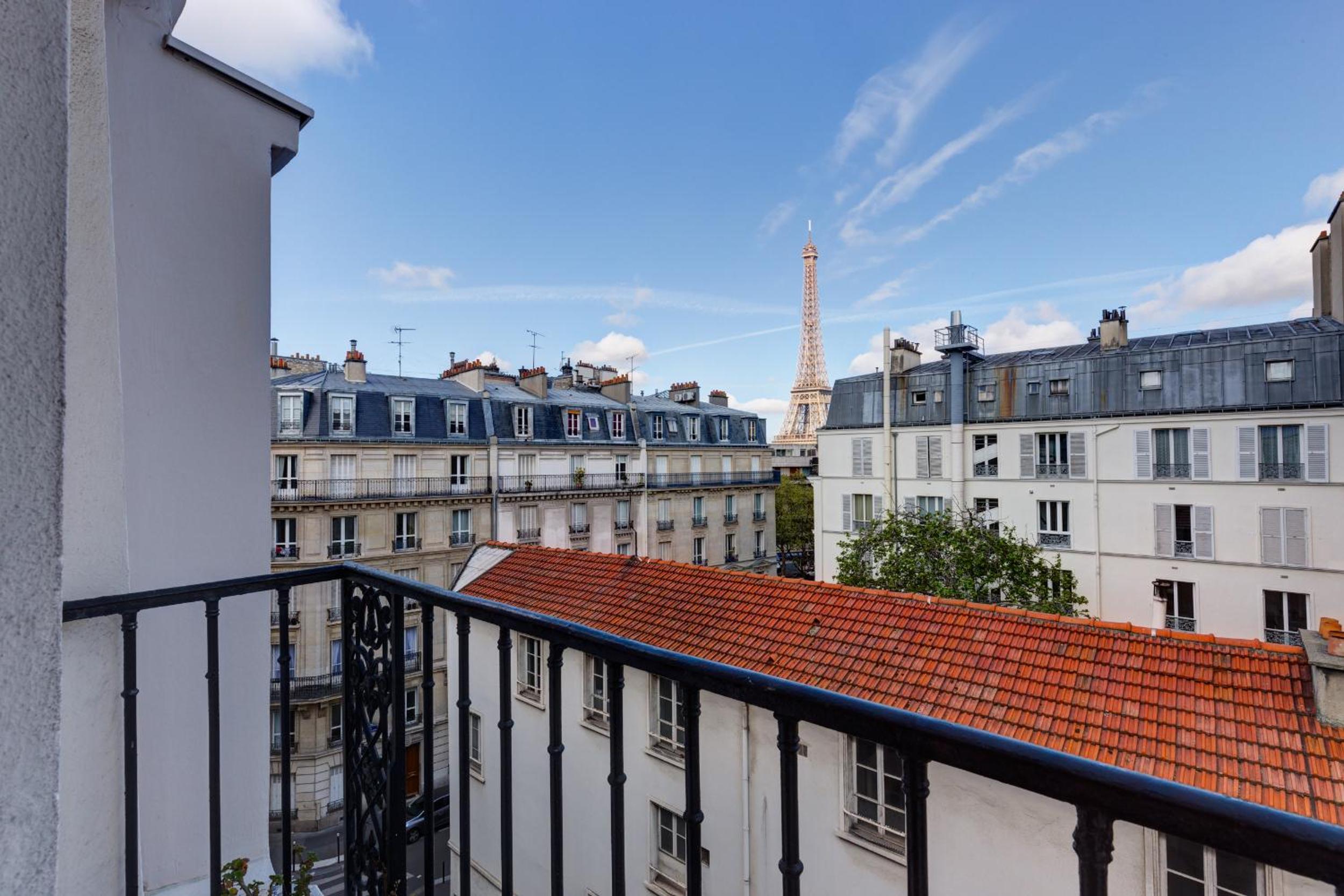 Prestige Room Eiffel Tower View photo 3