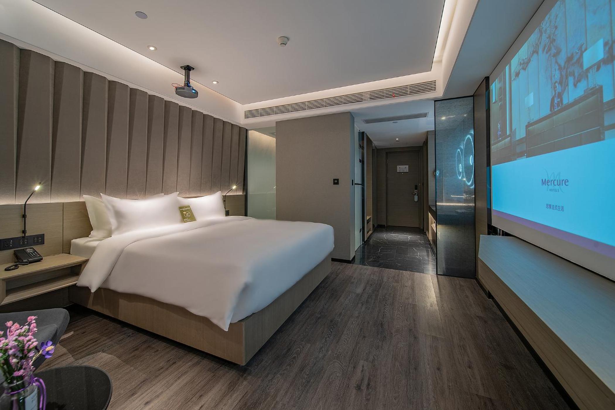 Standard King Room photo 2