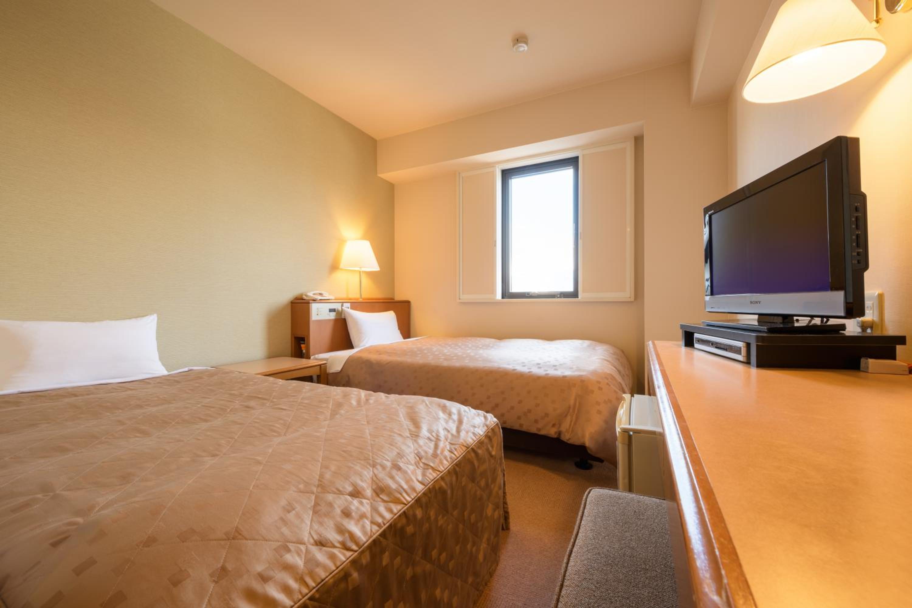 Economy Twin Room - Non-Smoking photo 1